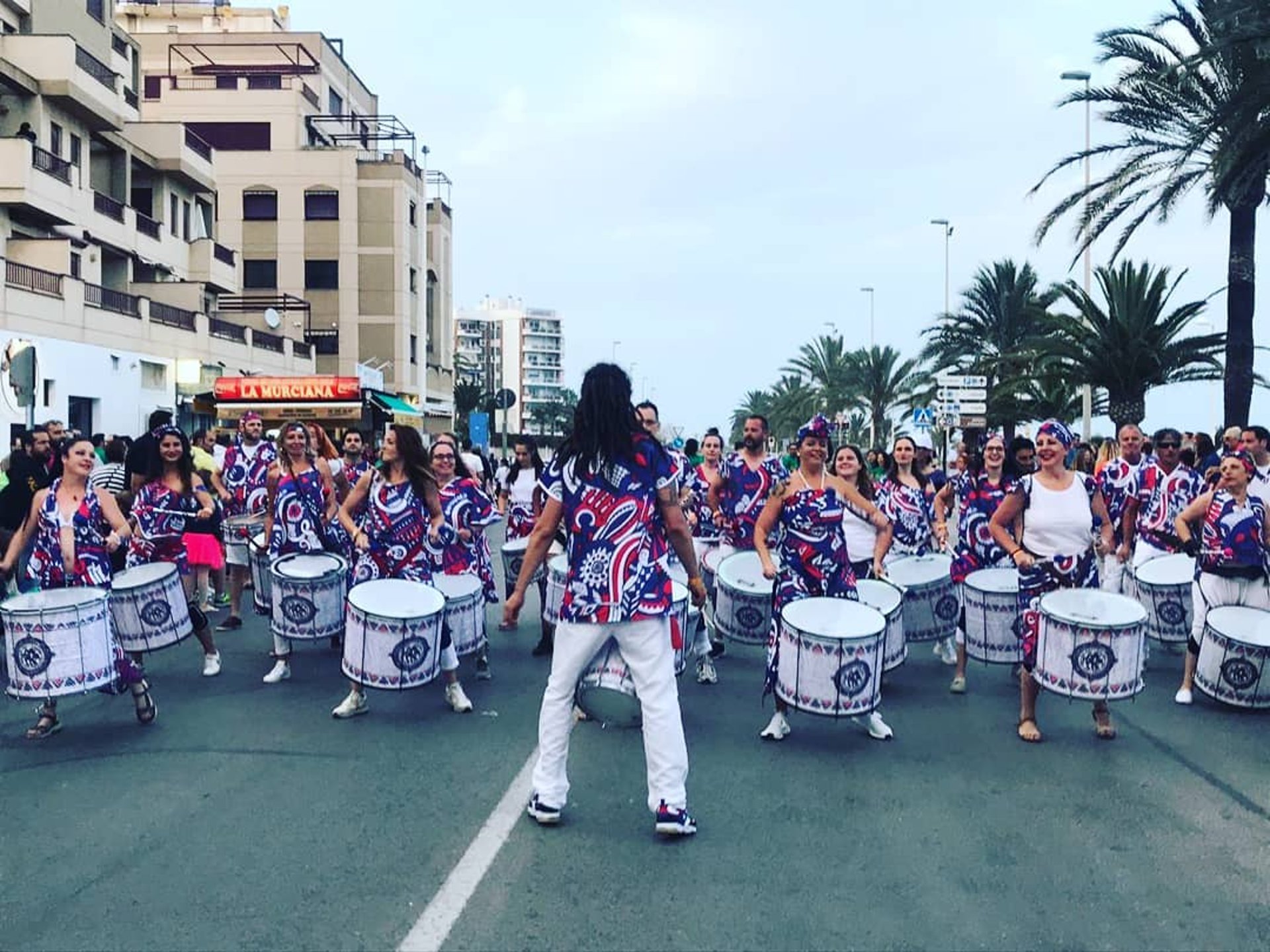 black and white bed linen