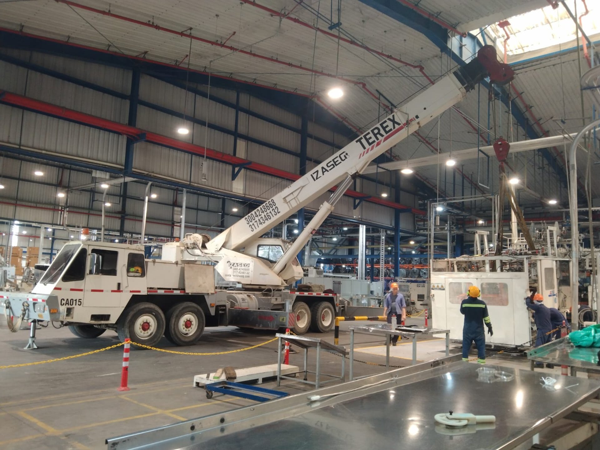 gray computer monitor