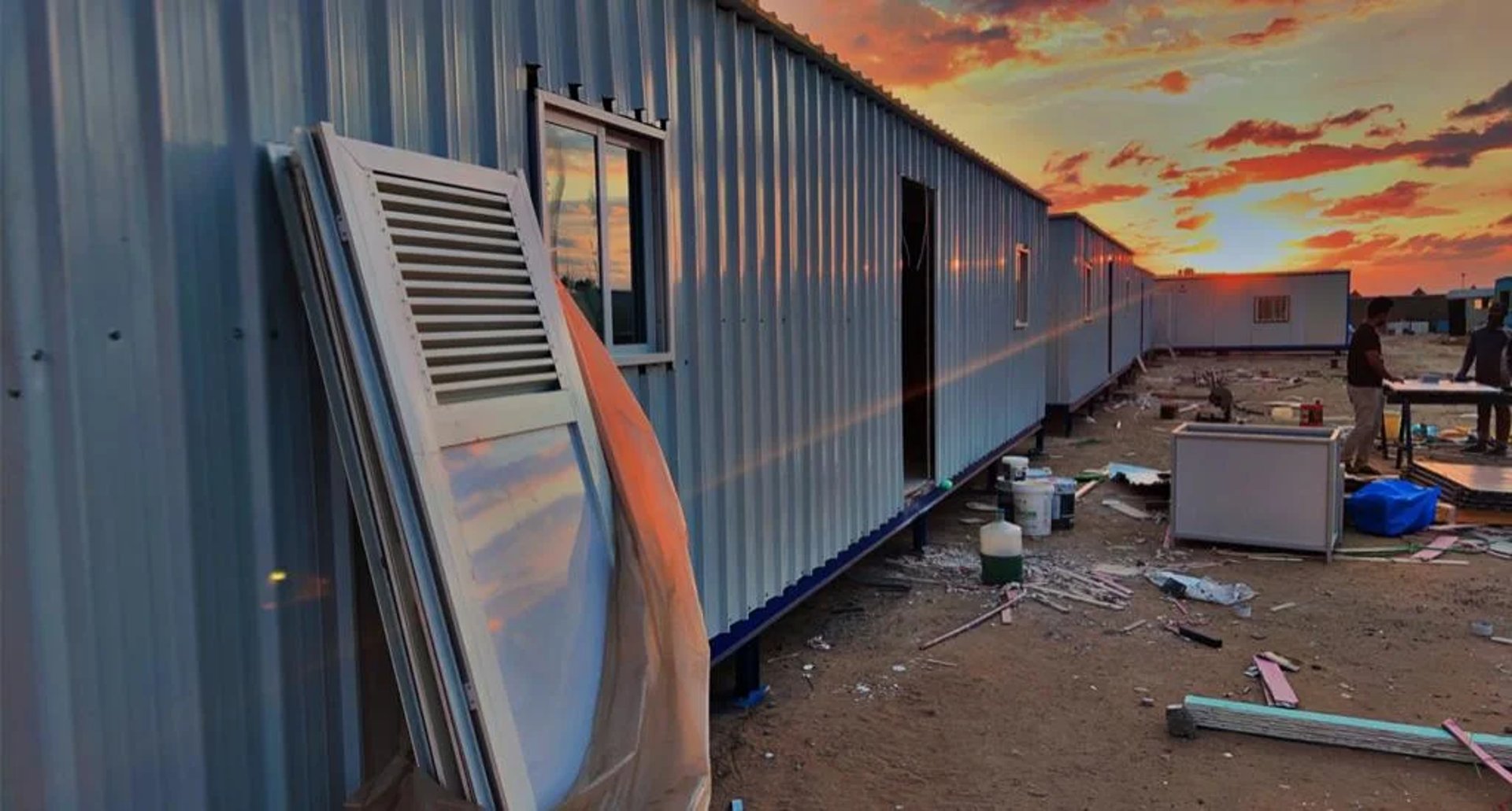 black and white bed linen