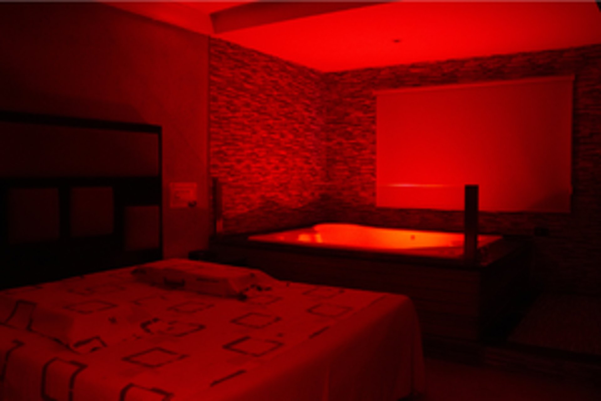 black and white bed linen