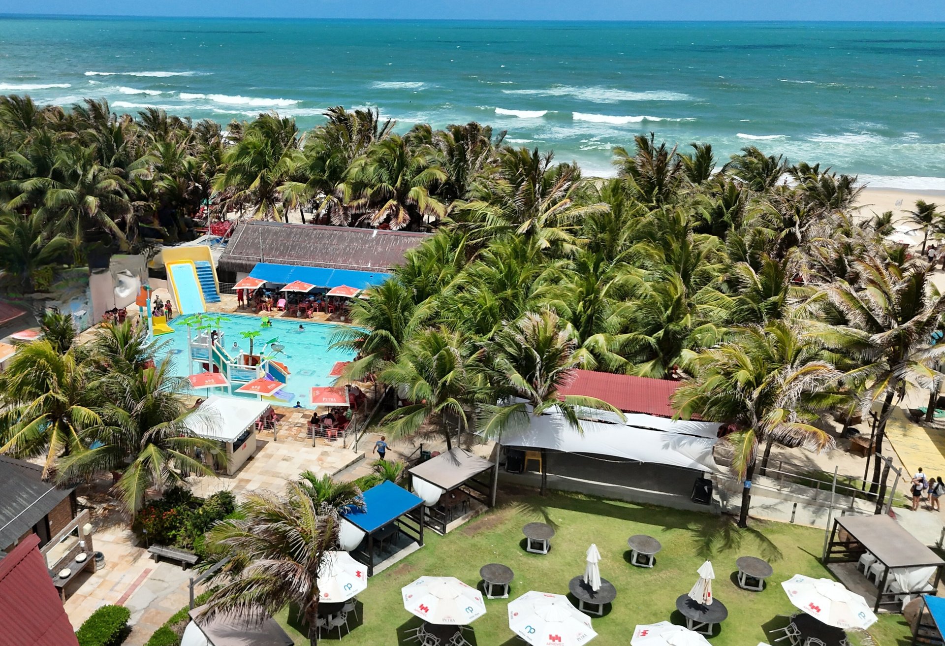 black and white bed linen