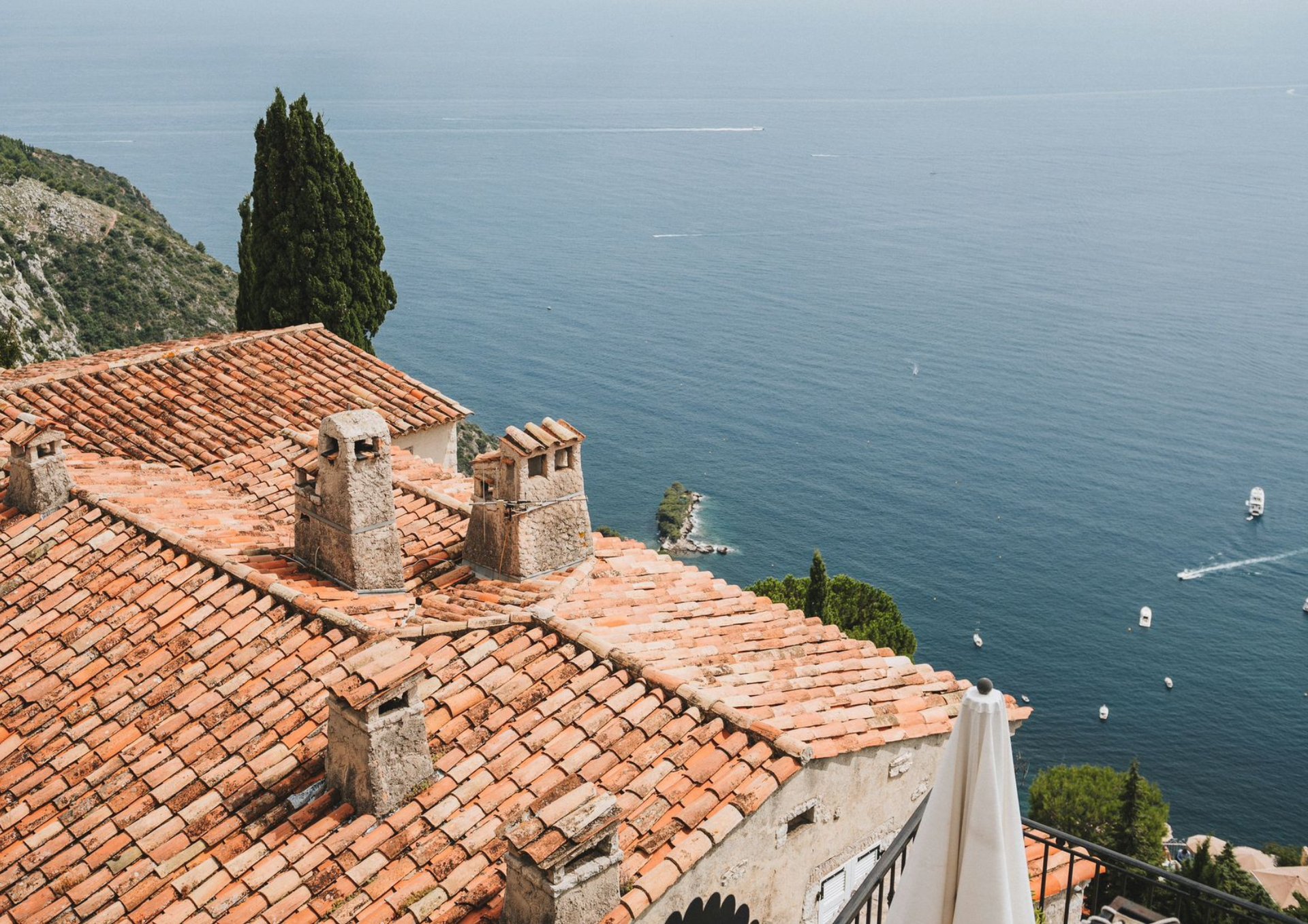 black and brown leather padded tub sofa