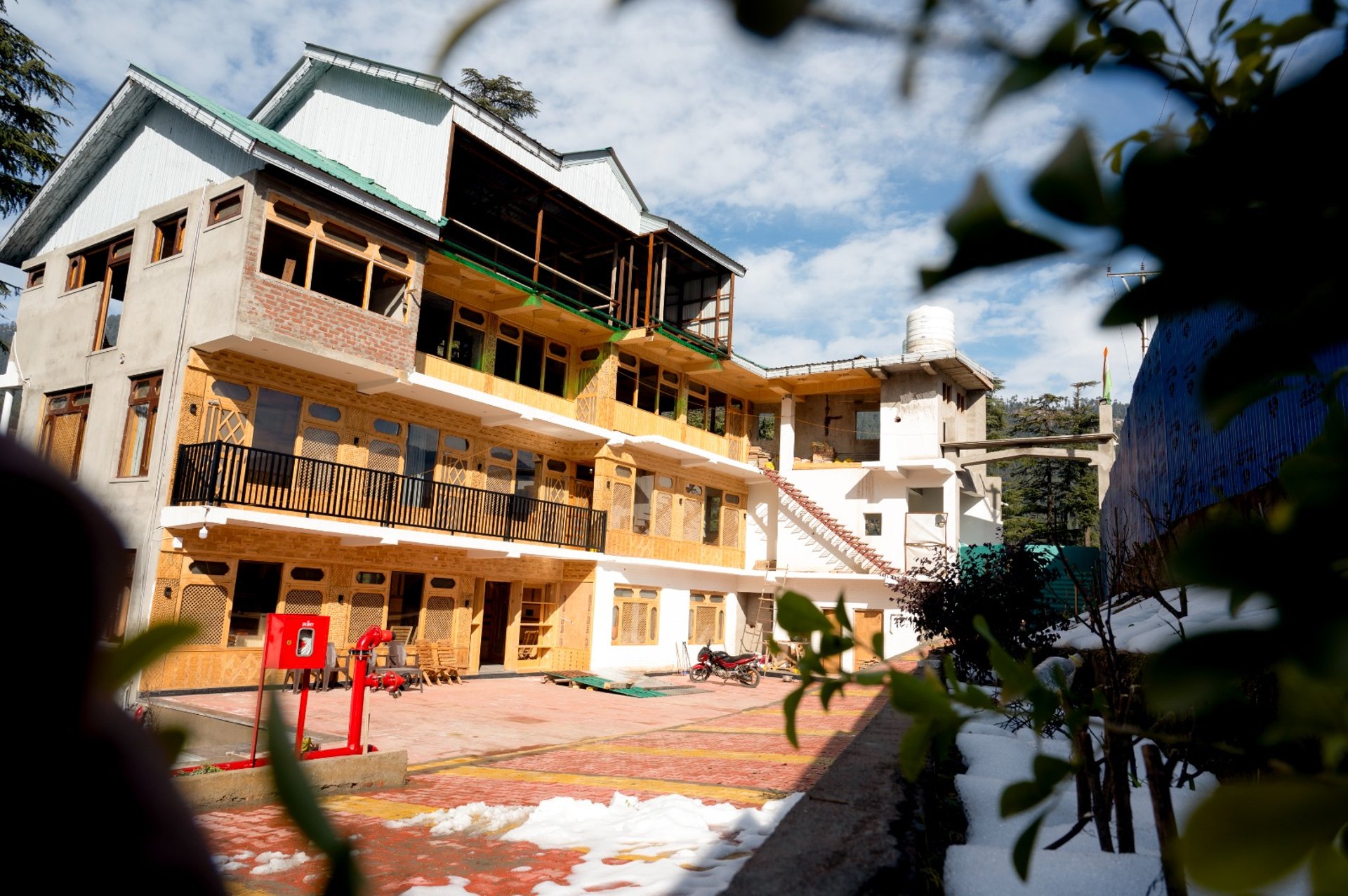black and white bed linen