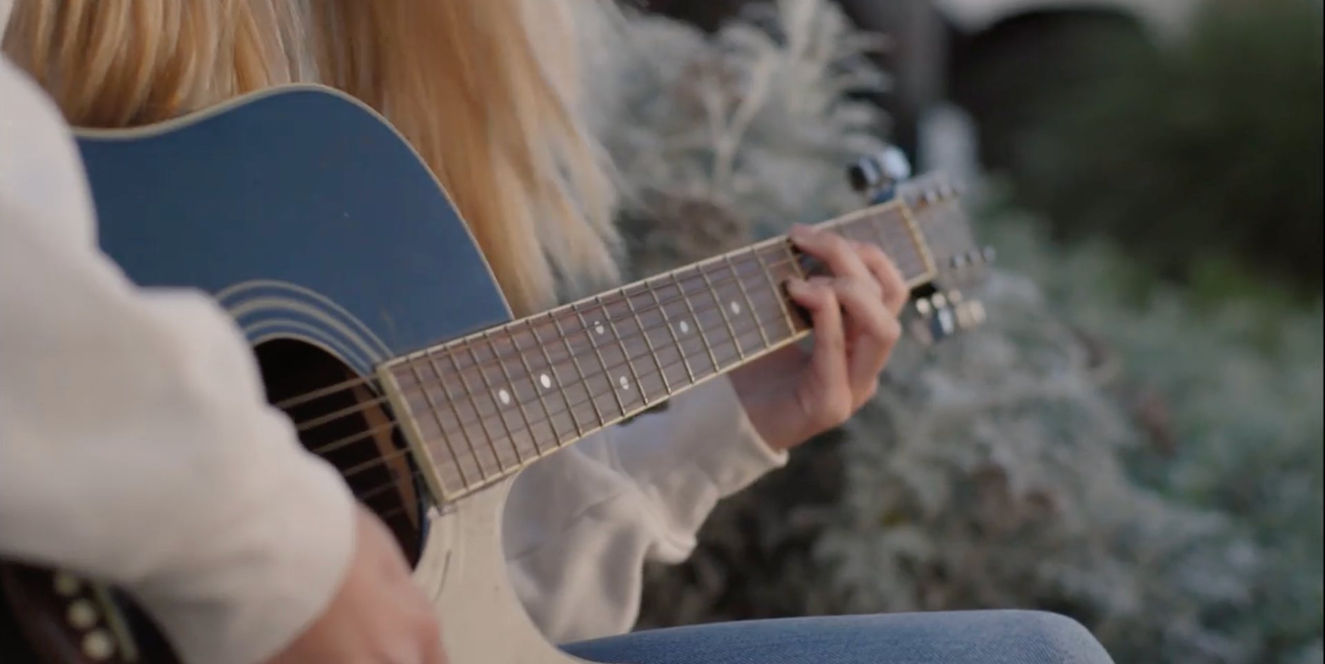 teal and white digital wallpaper