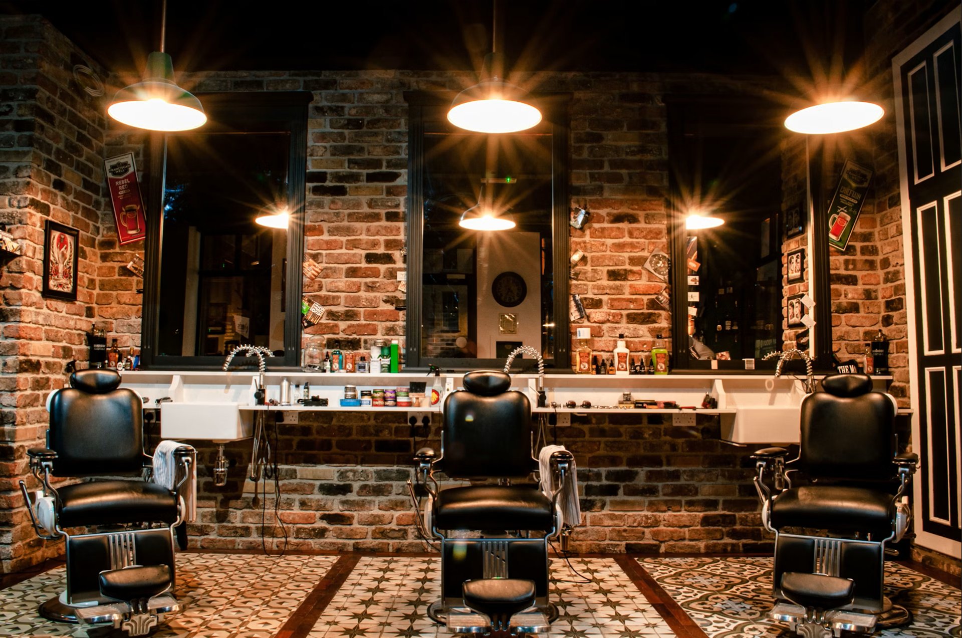 black and white bed linen