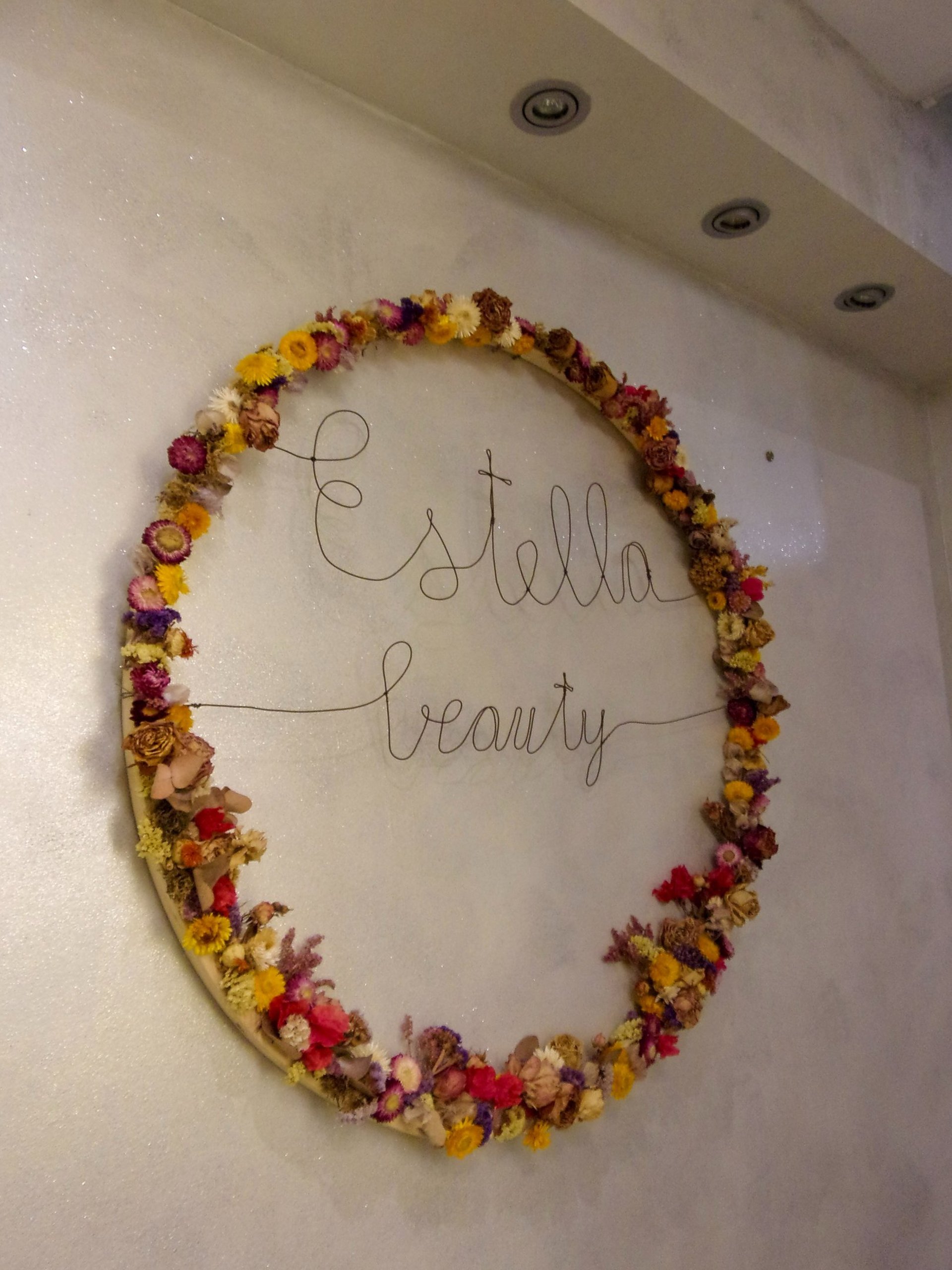 gray computer monitor