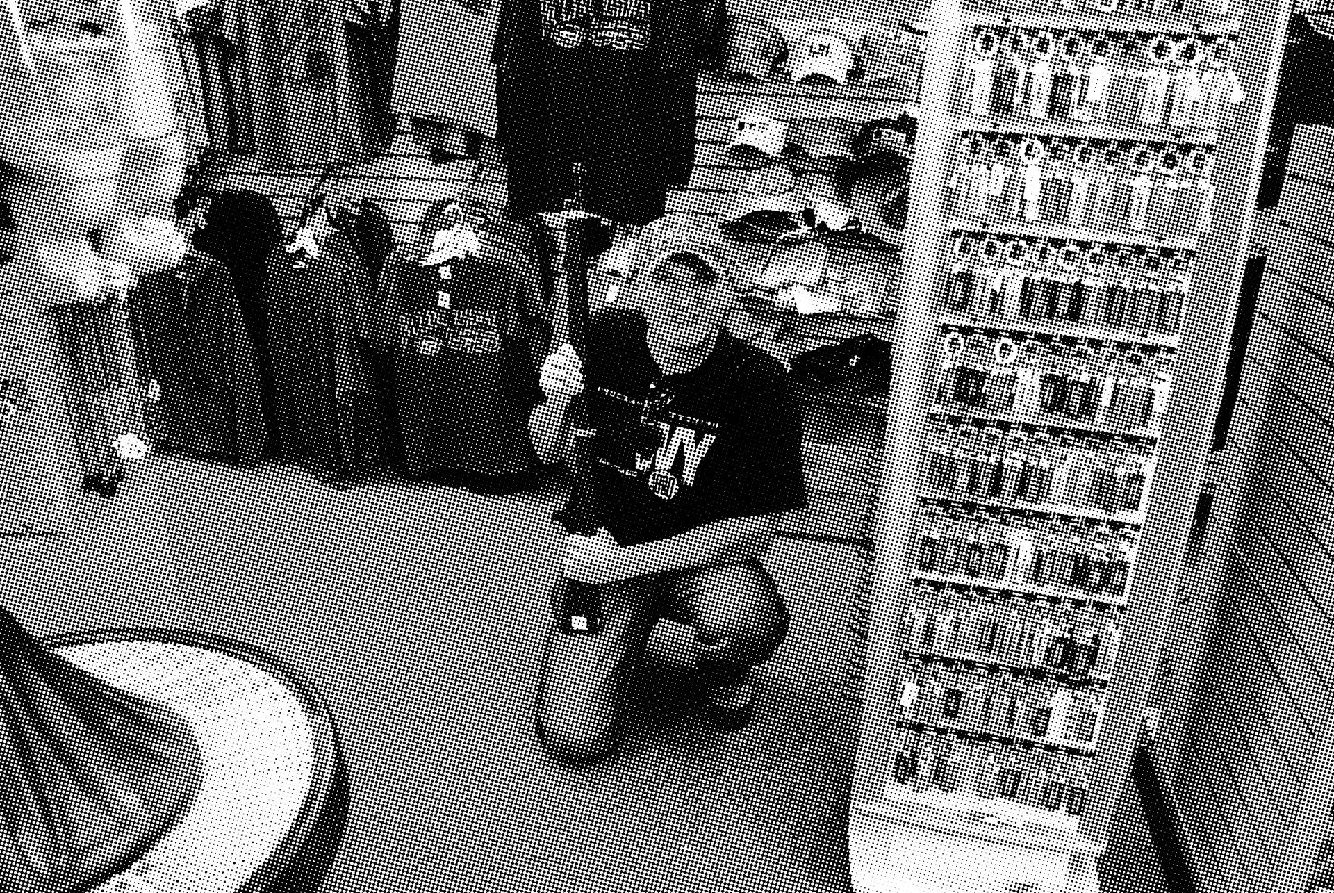 gray computer monitor