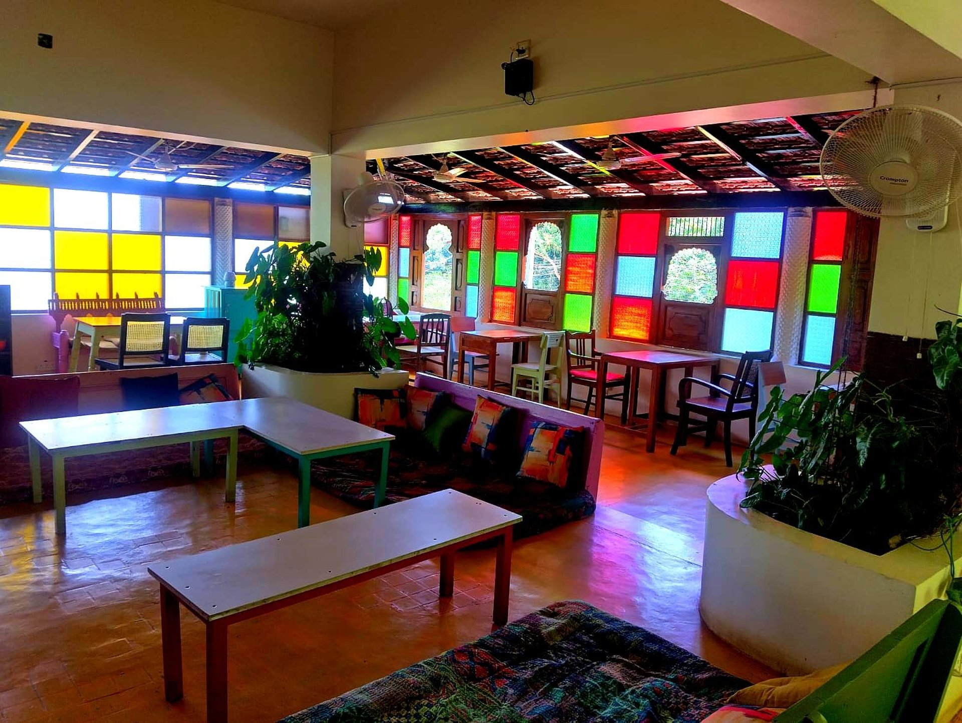 black and white bed linen