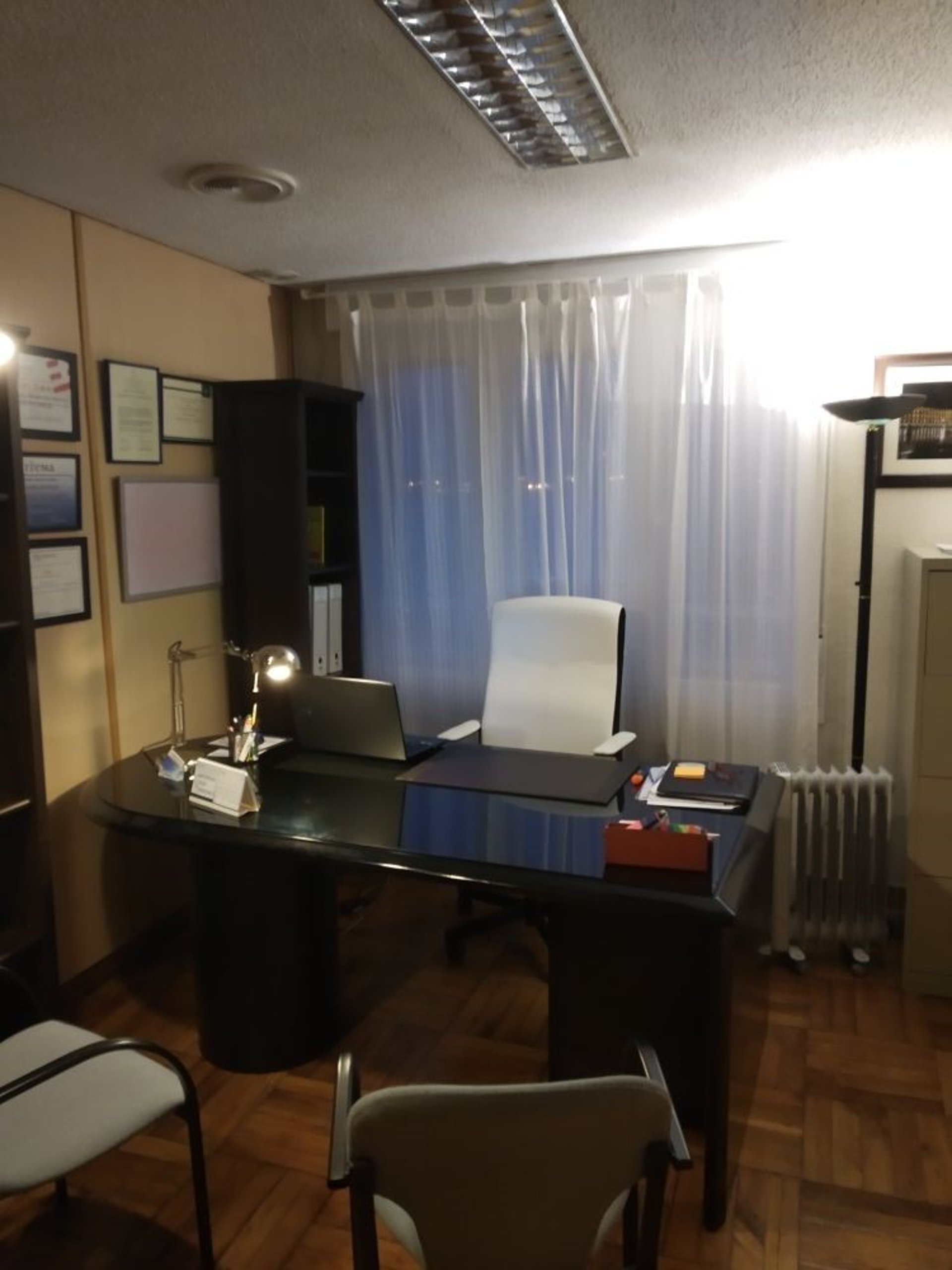 black and white bed linen