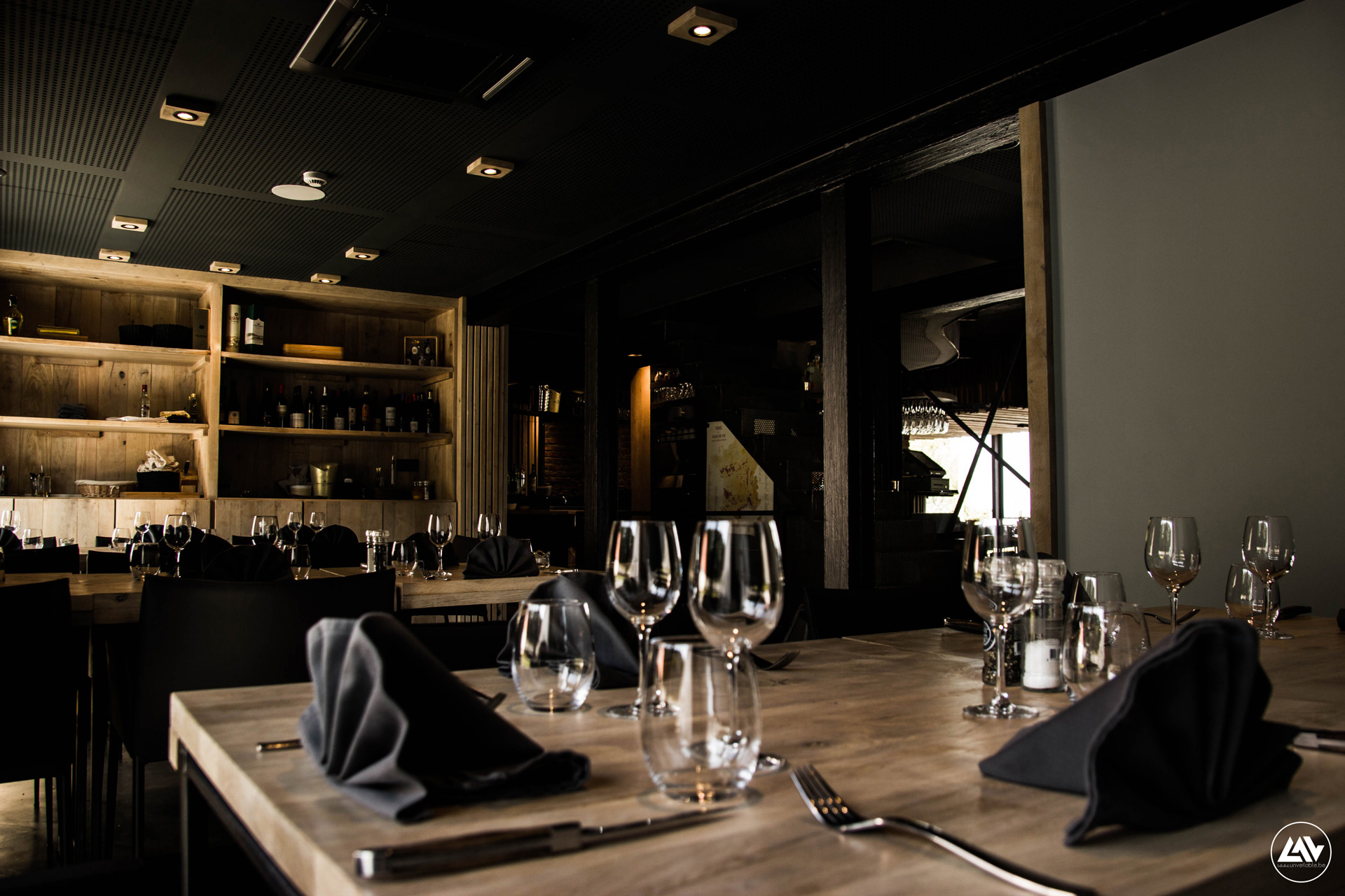 black and white bed linen