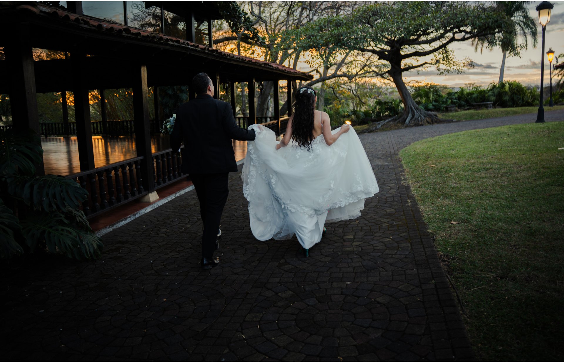 black and white bed linen