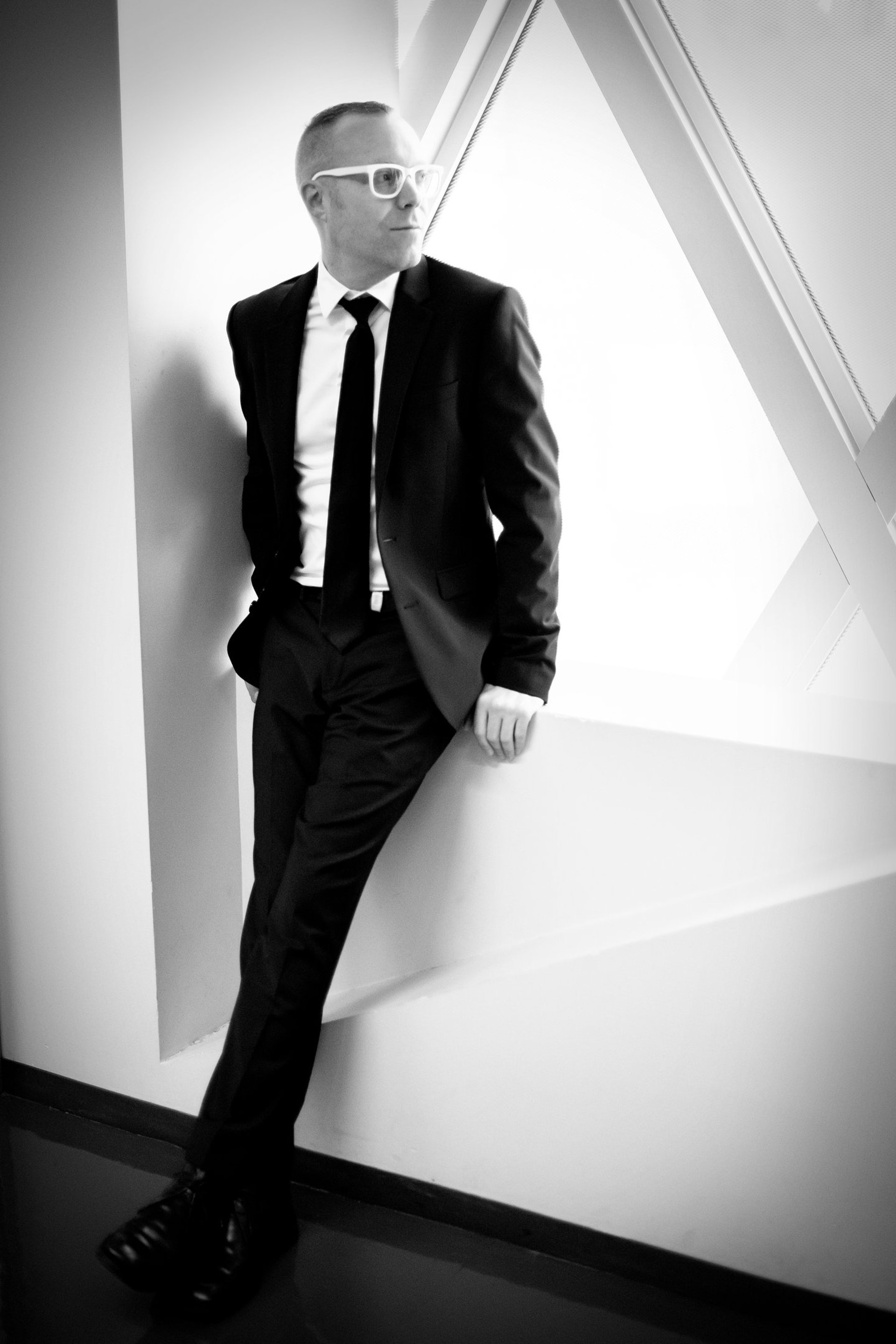 black and white bed linen