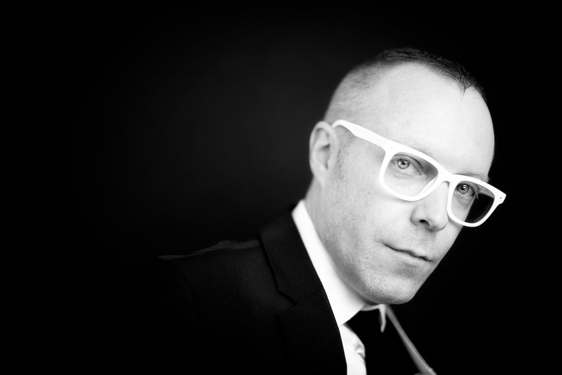 black and white bed linen