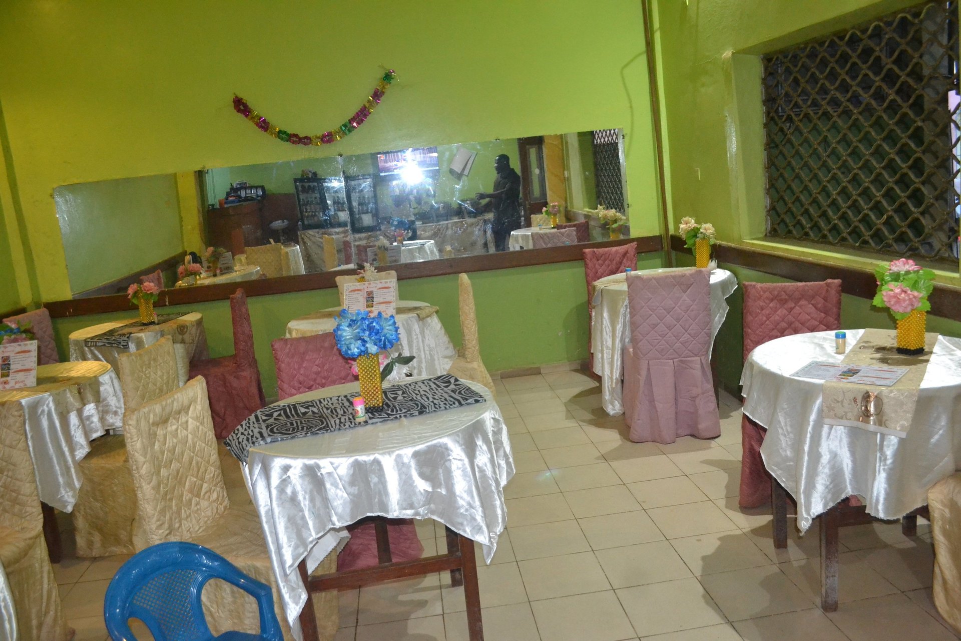 black and white bed linen