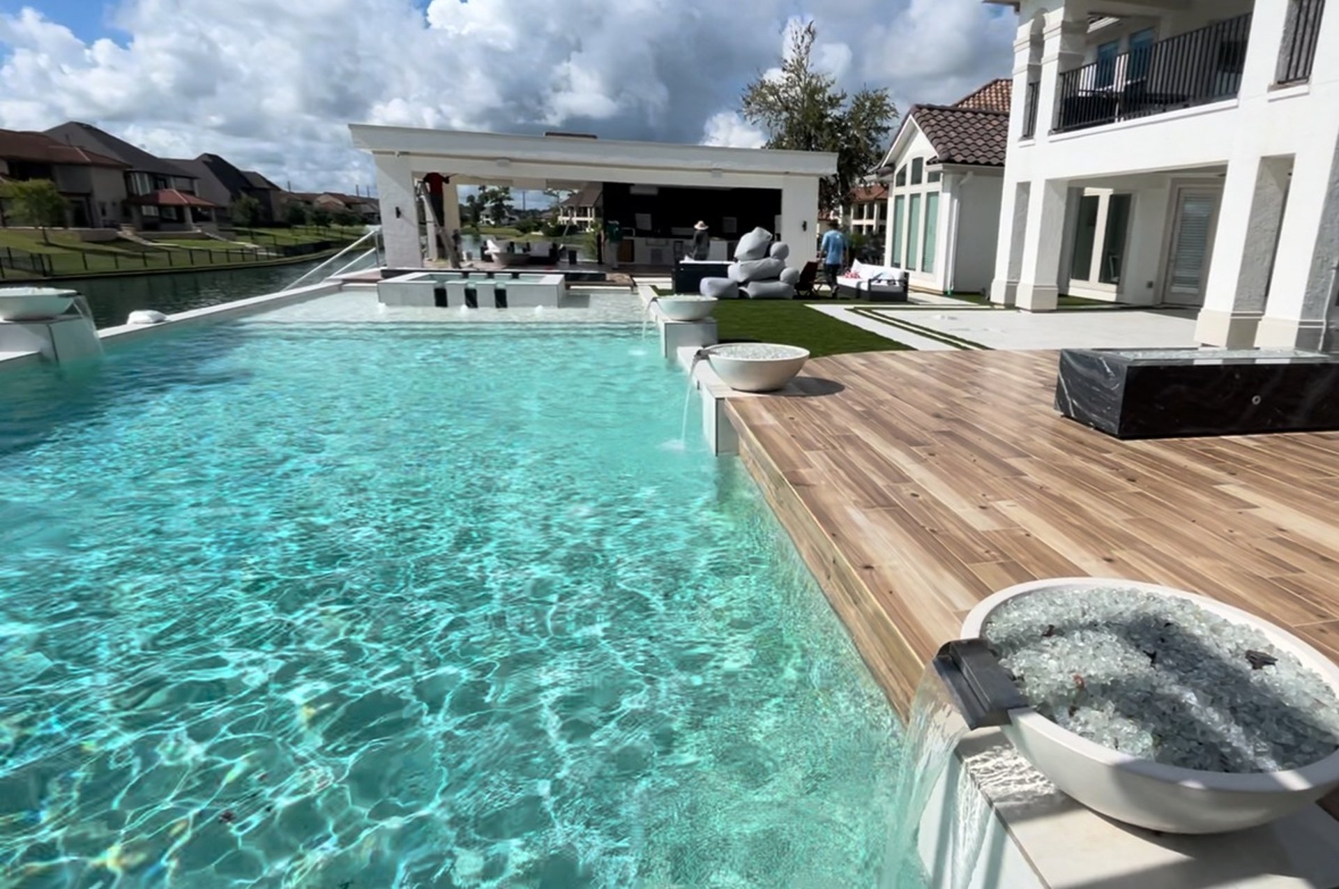 black and white bed linen