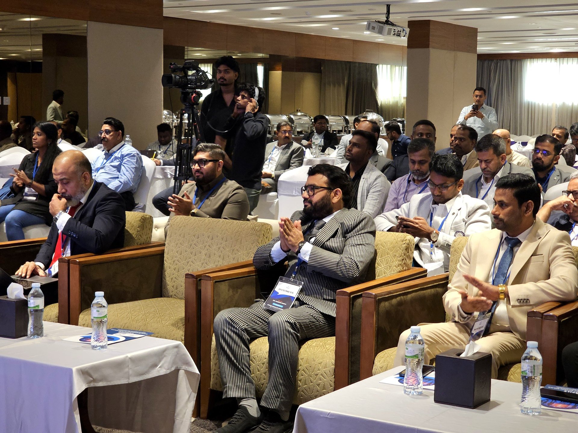 black and white bed linen