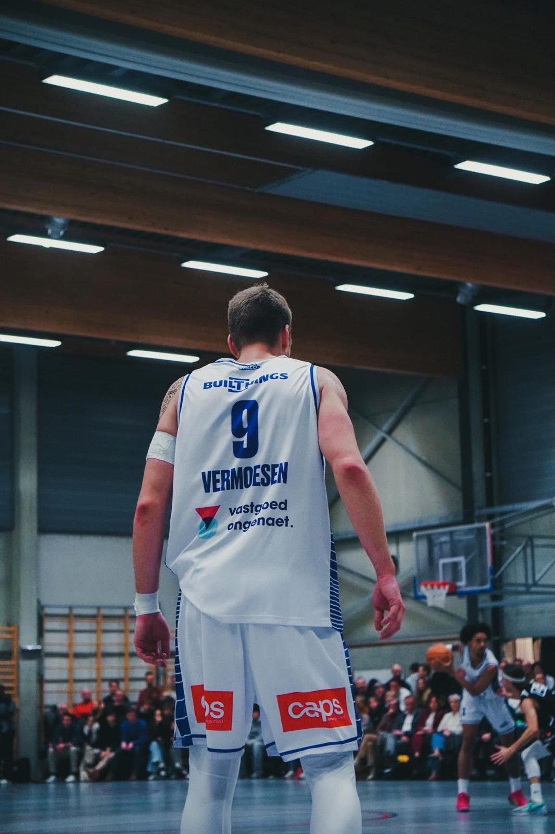 black and white bed linen