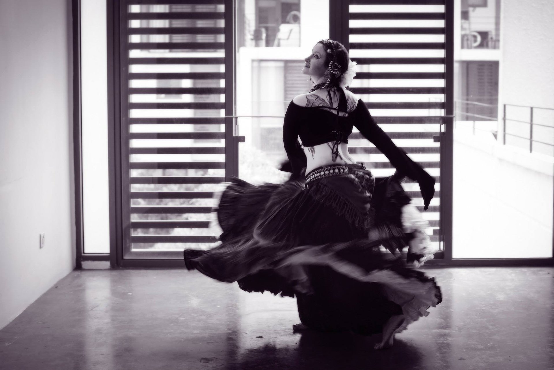 black and white bed linen