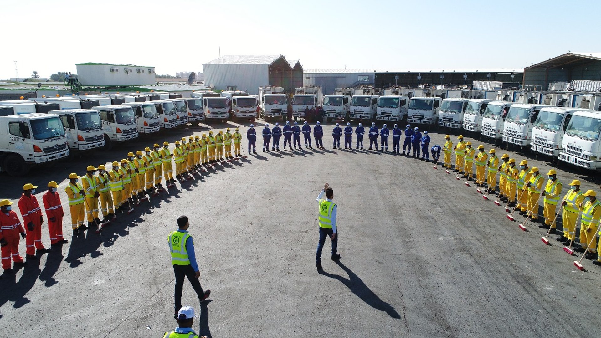 gray computer monitor