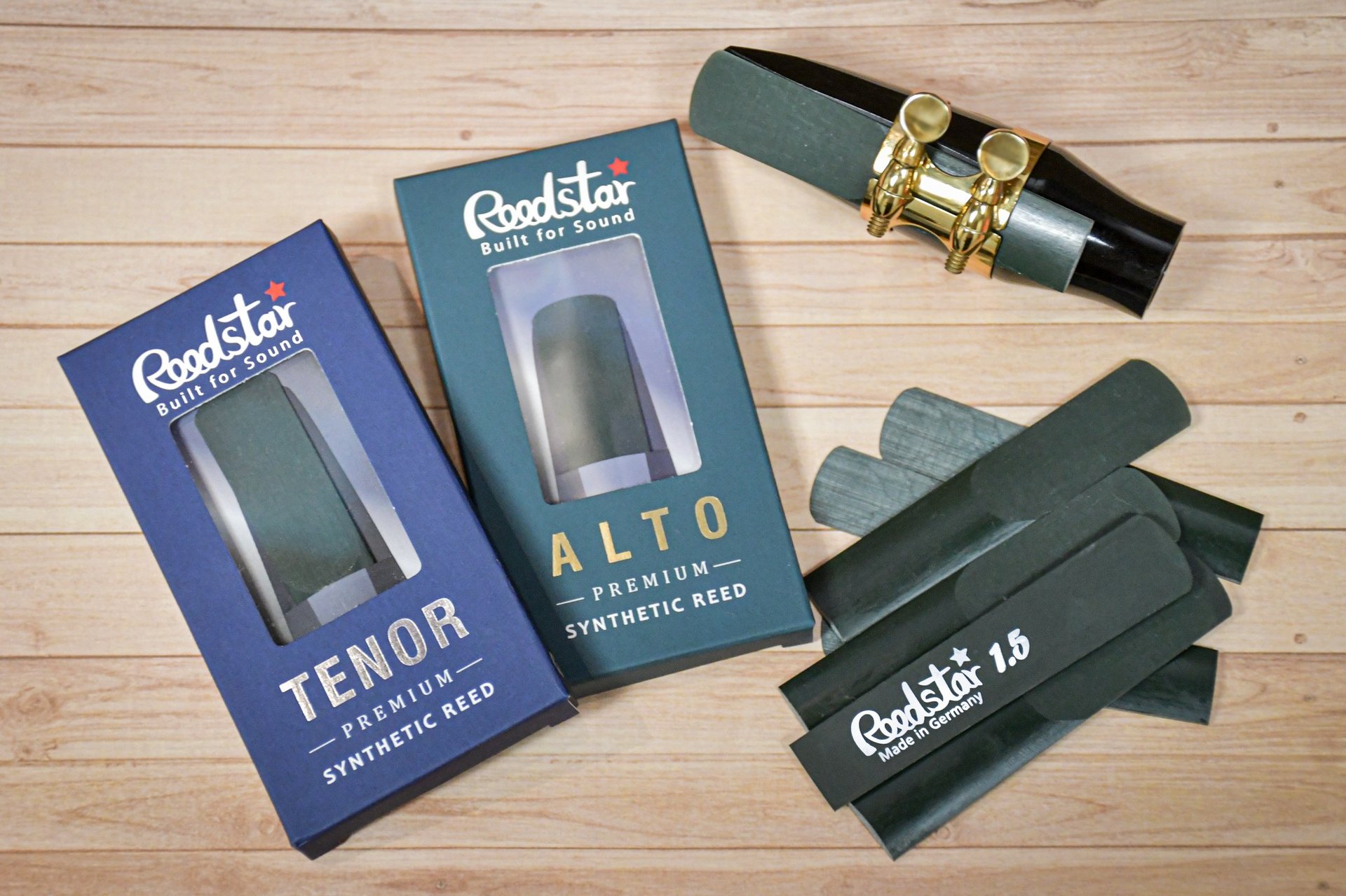 gray computer monitor