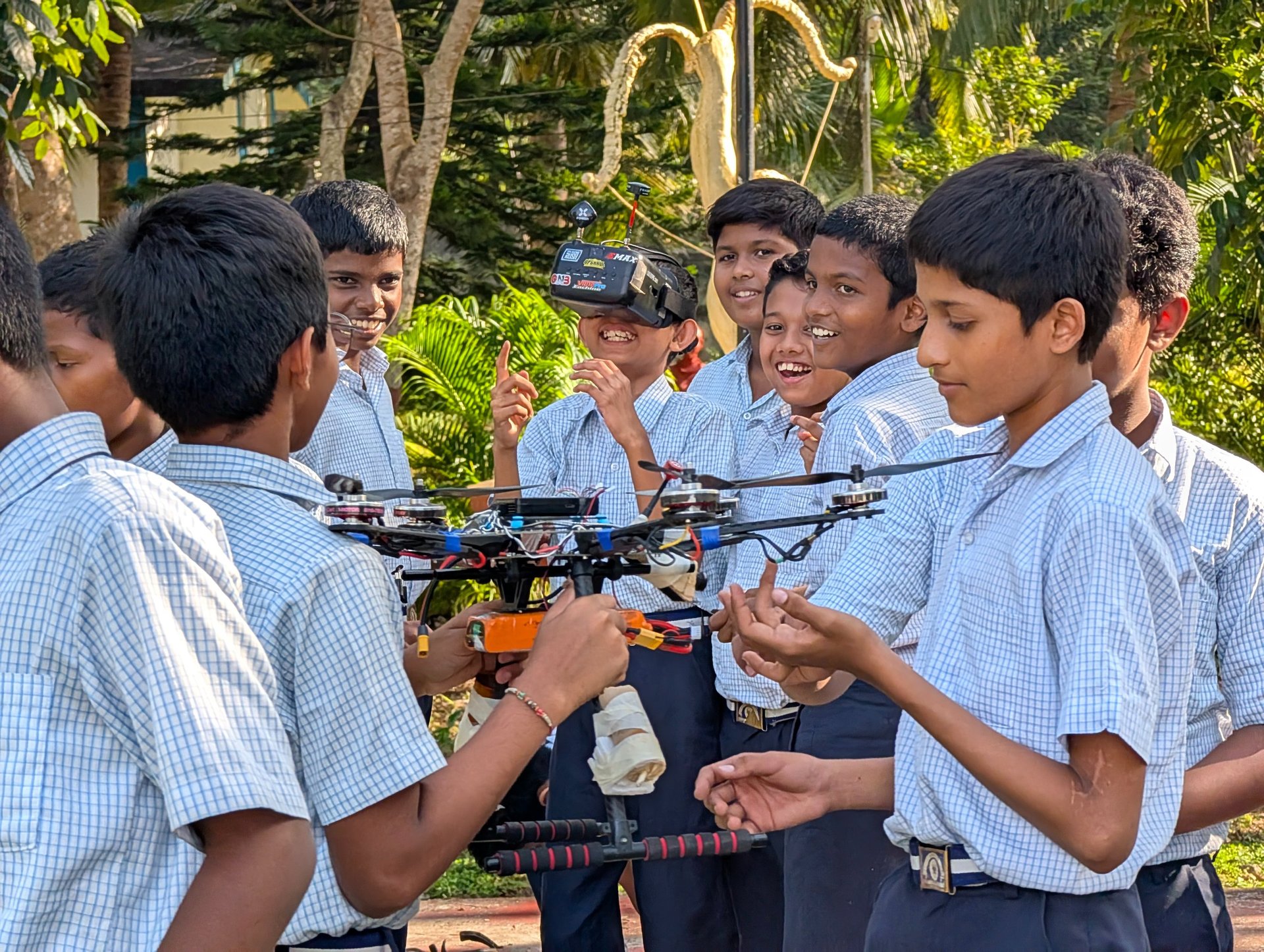 black and white bed linen