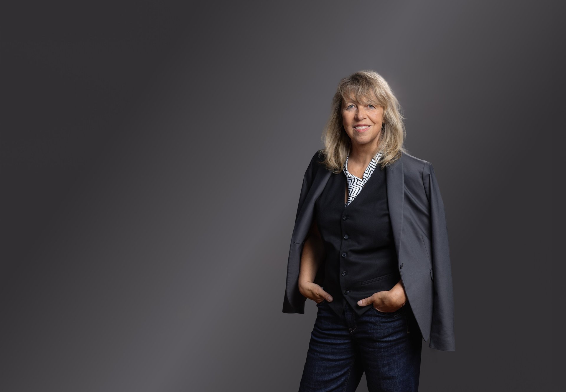 black and brown leather padded tub sofa