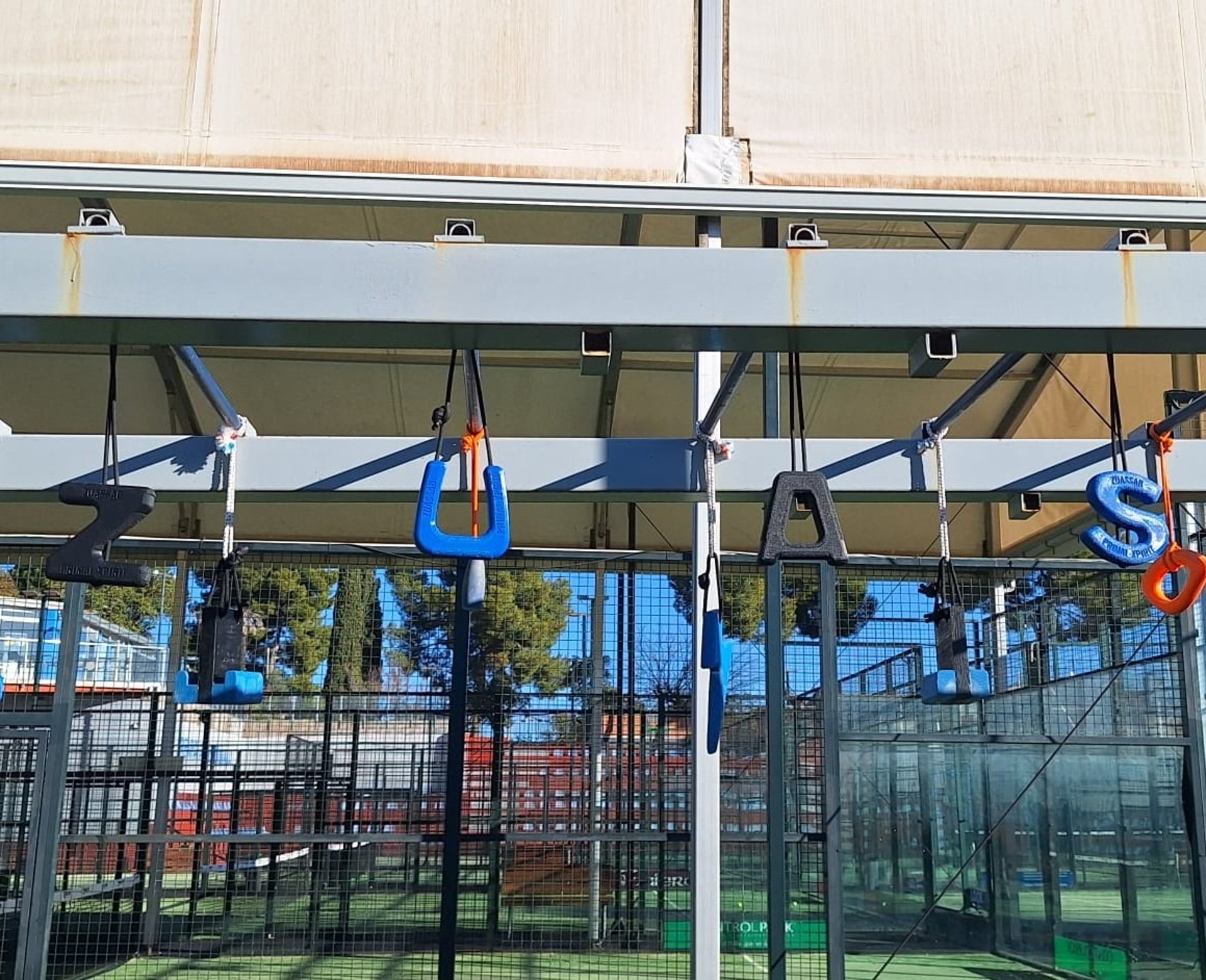 gray computer monitor