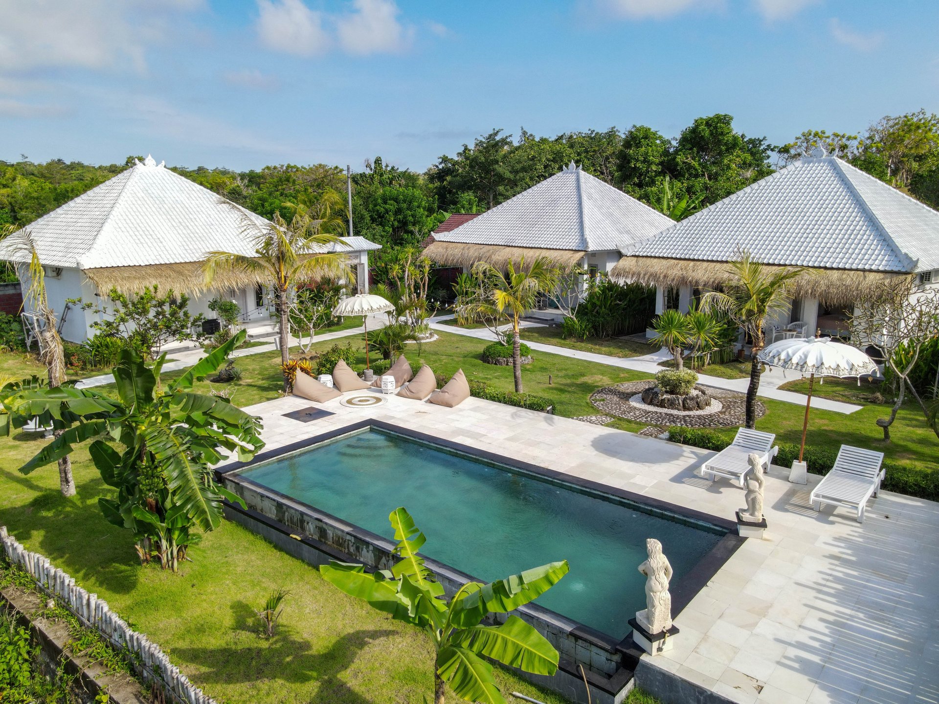 black and white bed linen