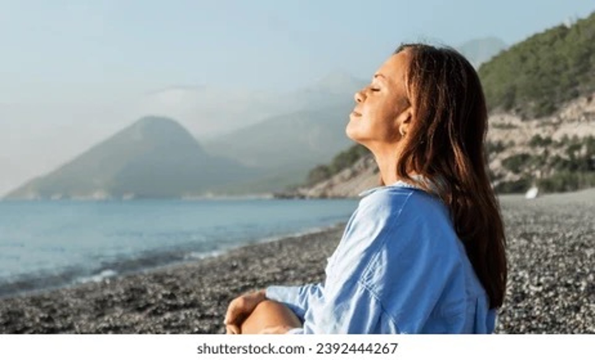 gray computer monitor