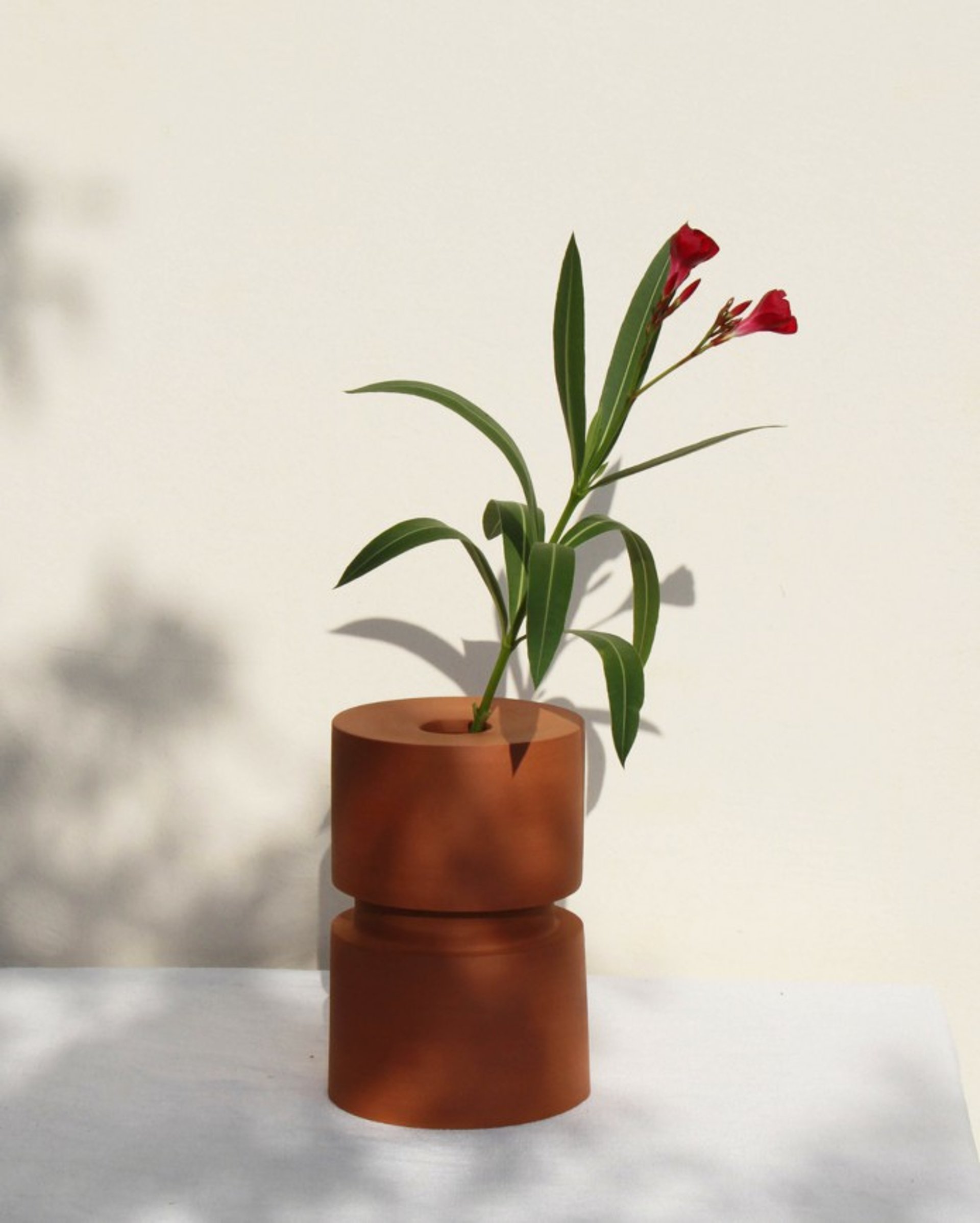 black and white bed linen