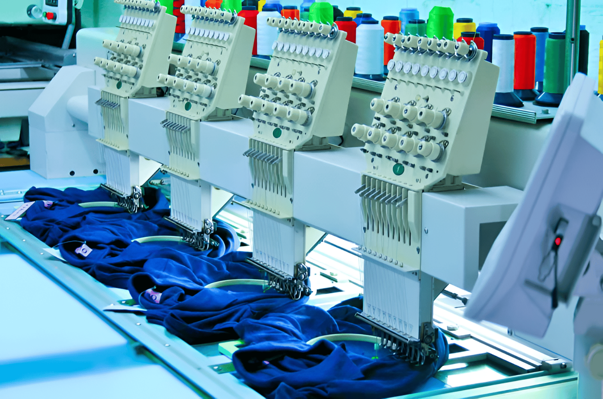 gray computer monitor