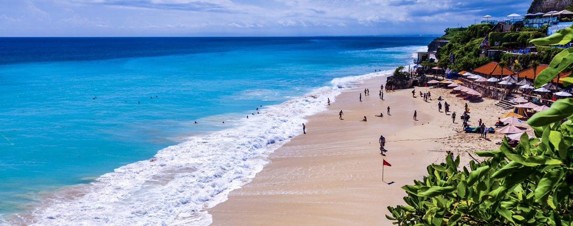 black and white bed linen