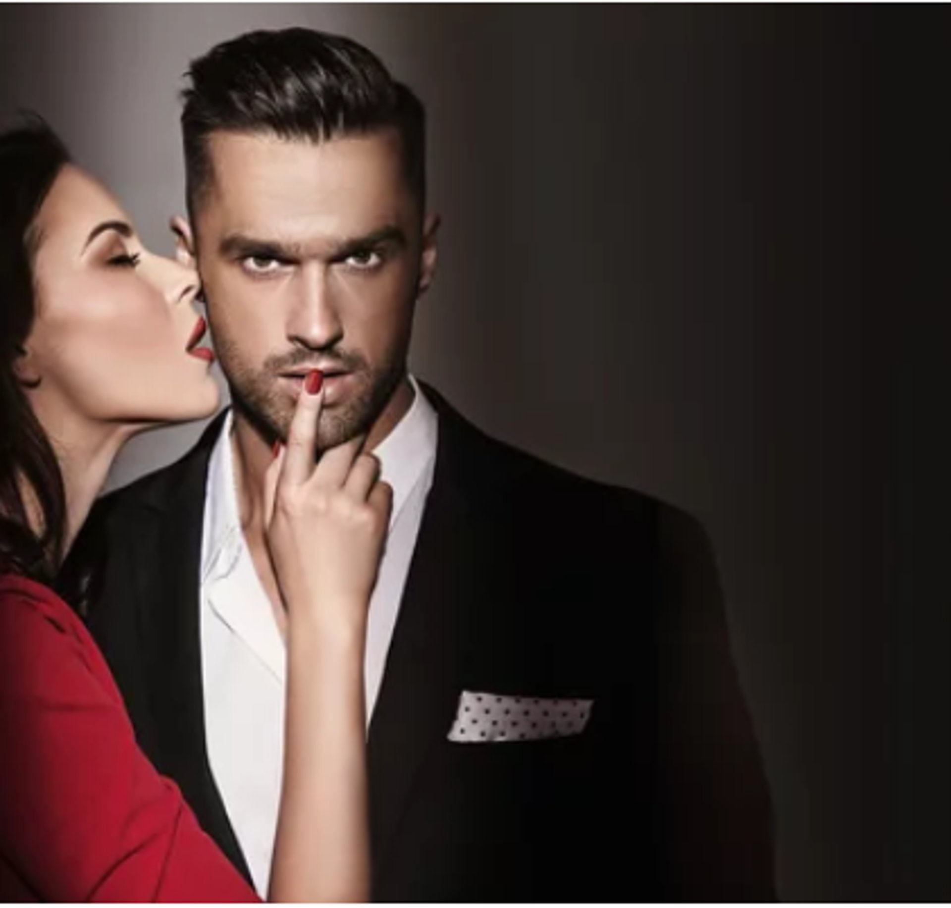 black and white bed linen