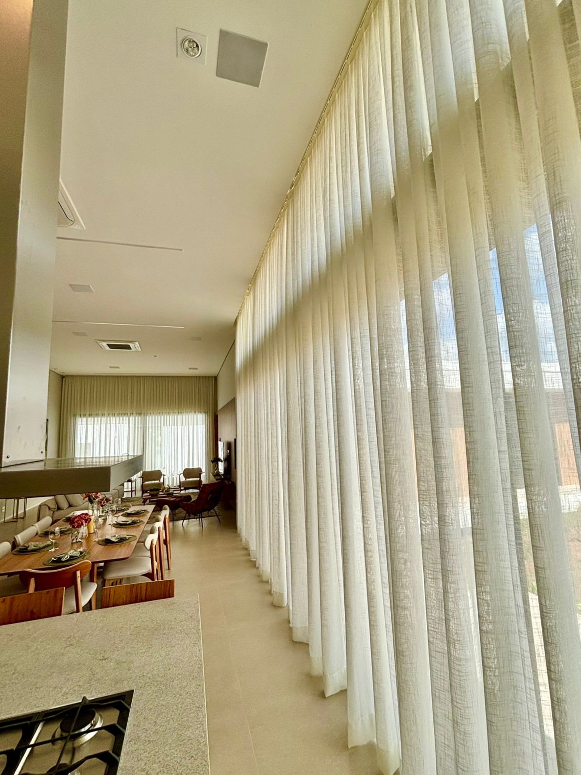 black and white bed linen