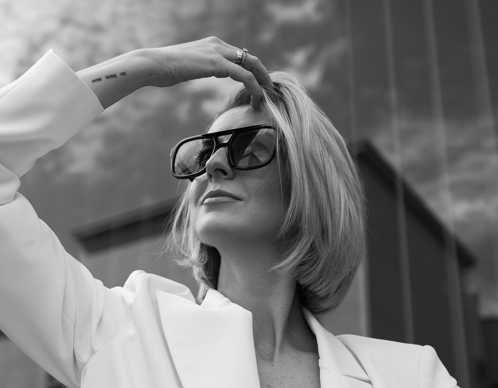 black and white bed linen