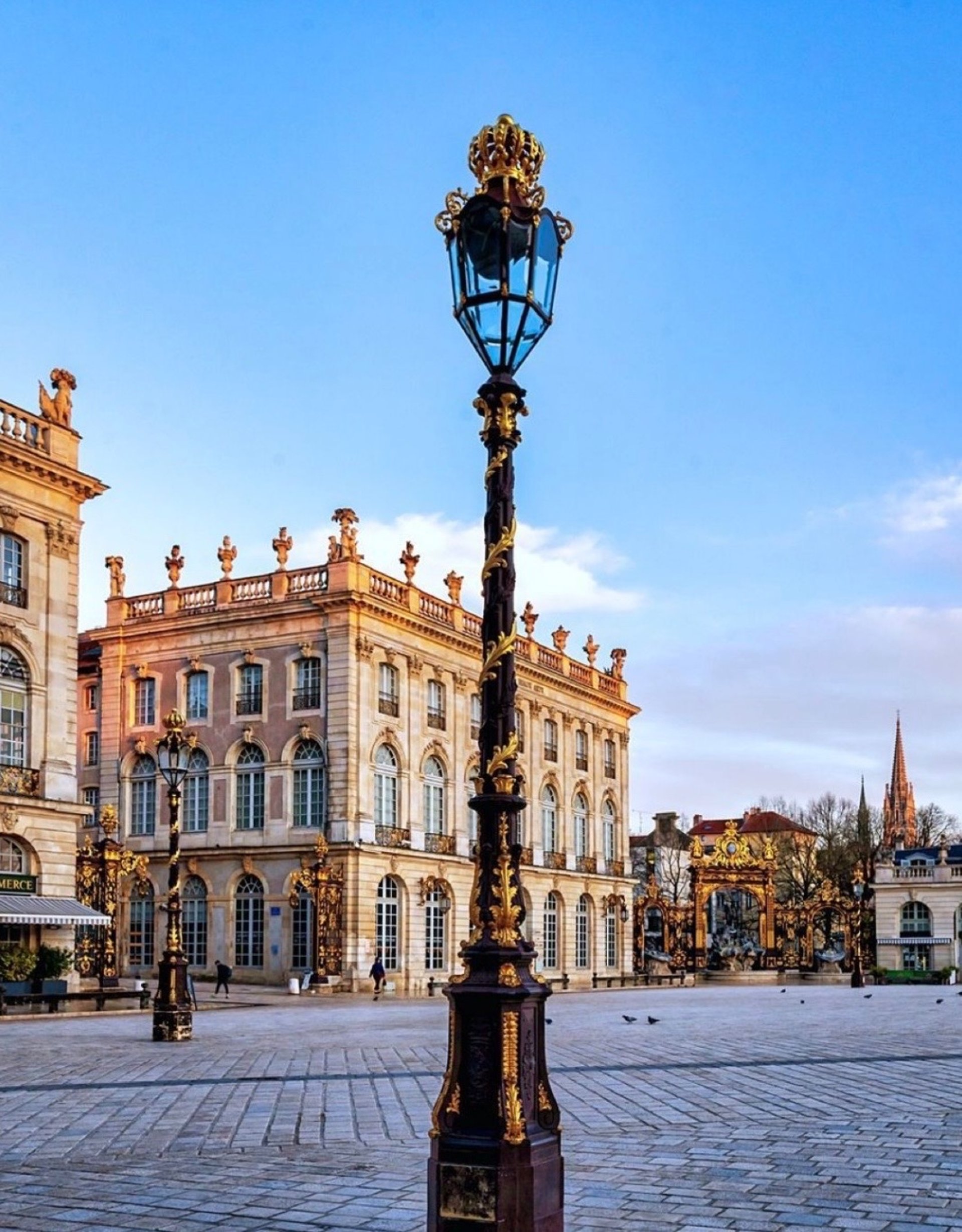 black and brown leather padded tub sofa