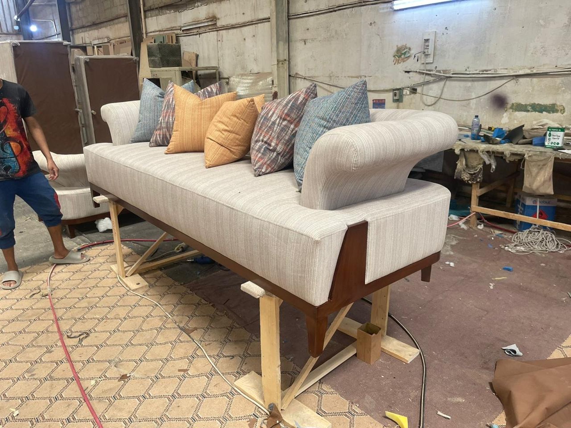 تفصيل وتنجيد كنب بالرياض