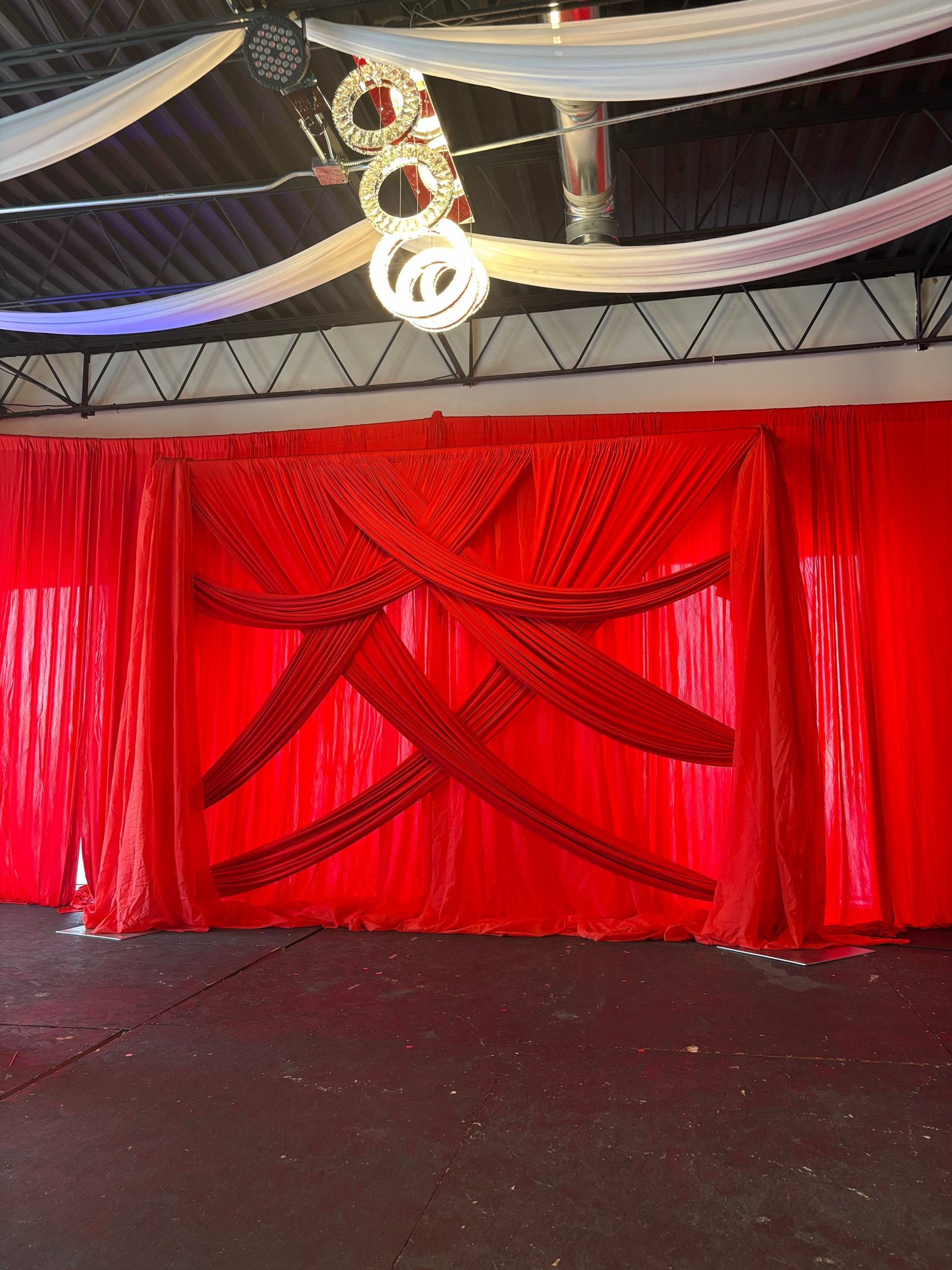 black and white bed linen