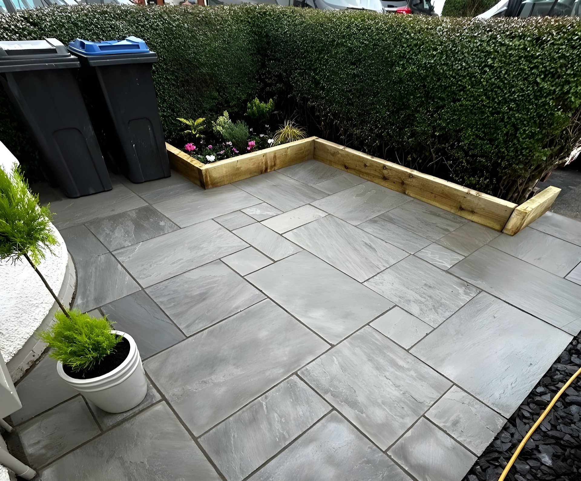 black and white bed linen