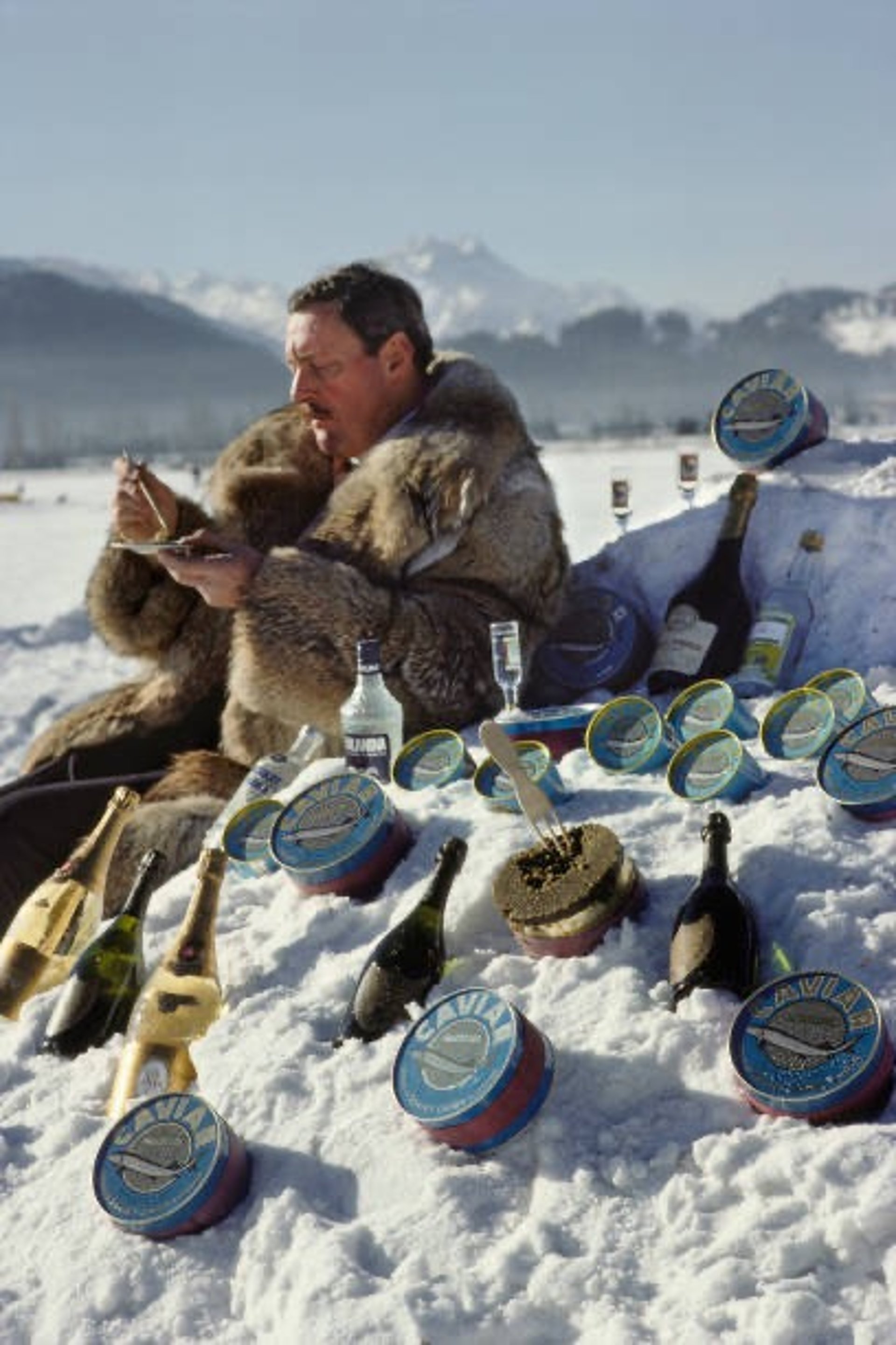 gray computer monitor