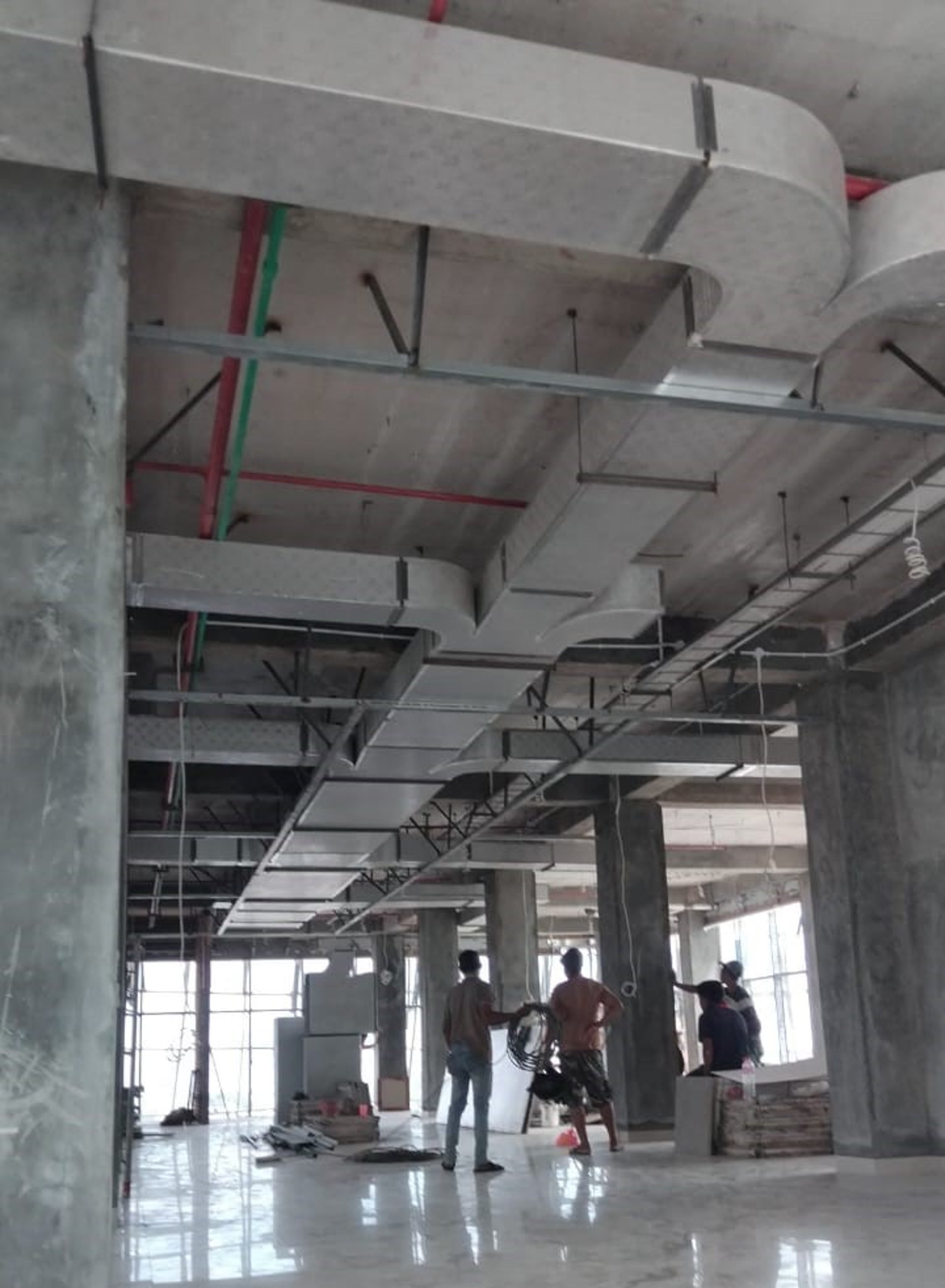 gray computer monitor