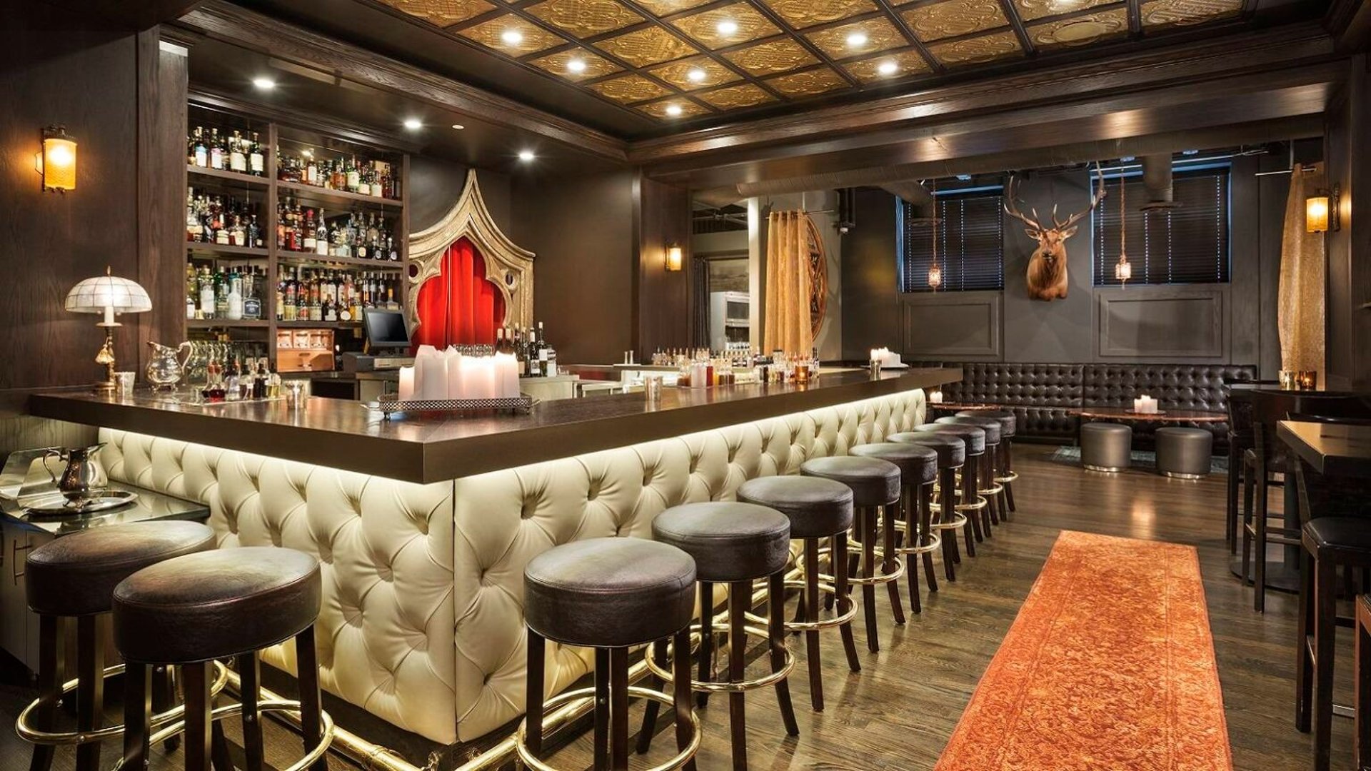 black and white bed linen