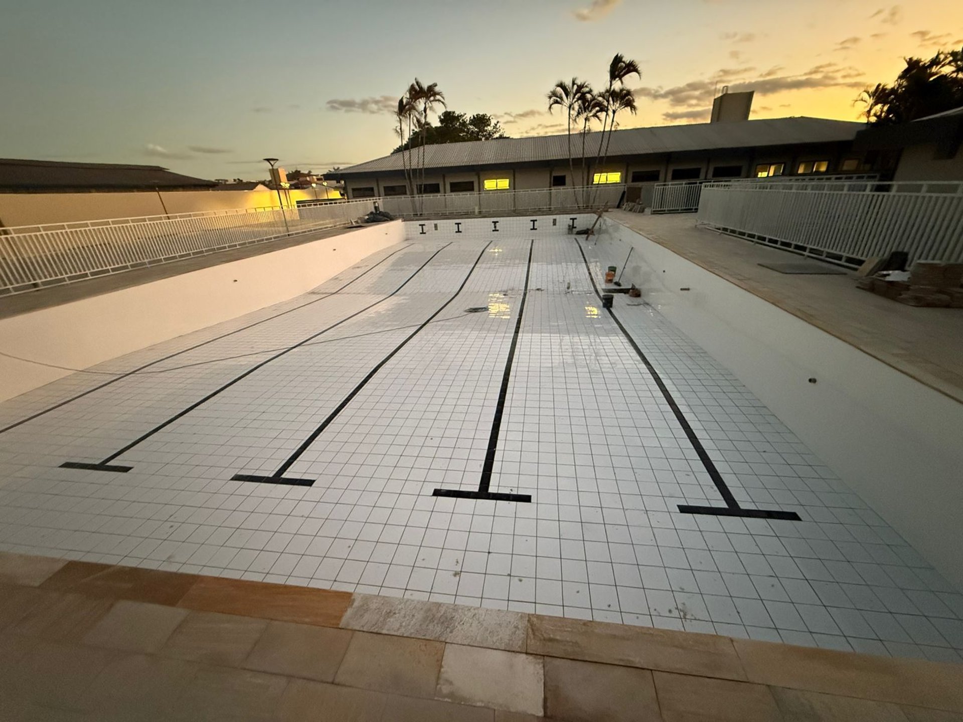 black and white bed linen