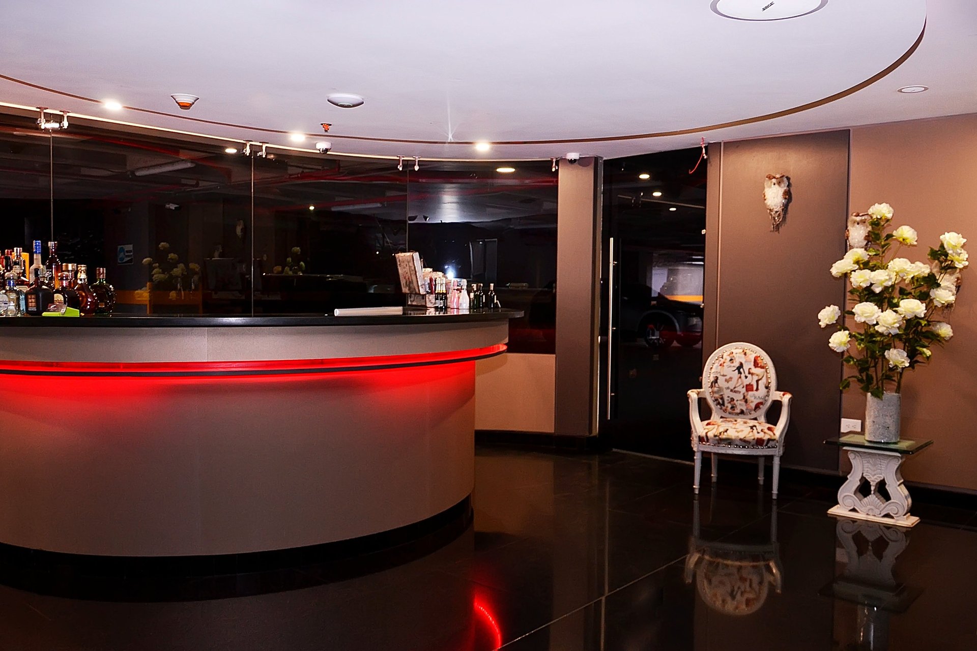 black and white bed linen