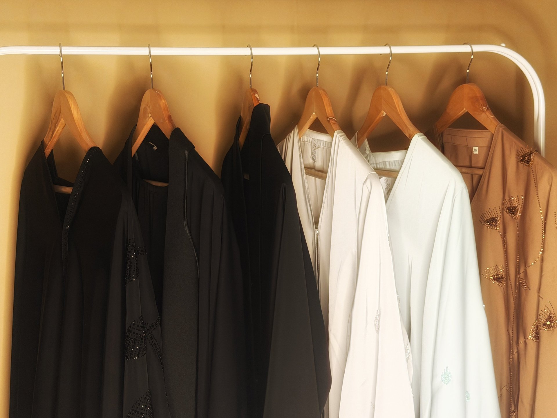 black and white bed linen