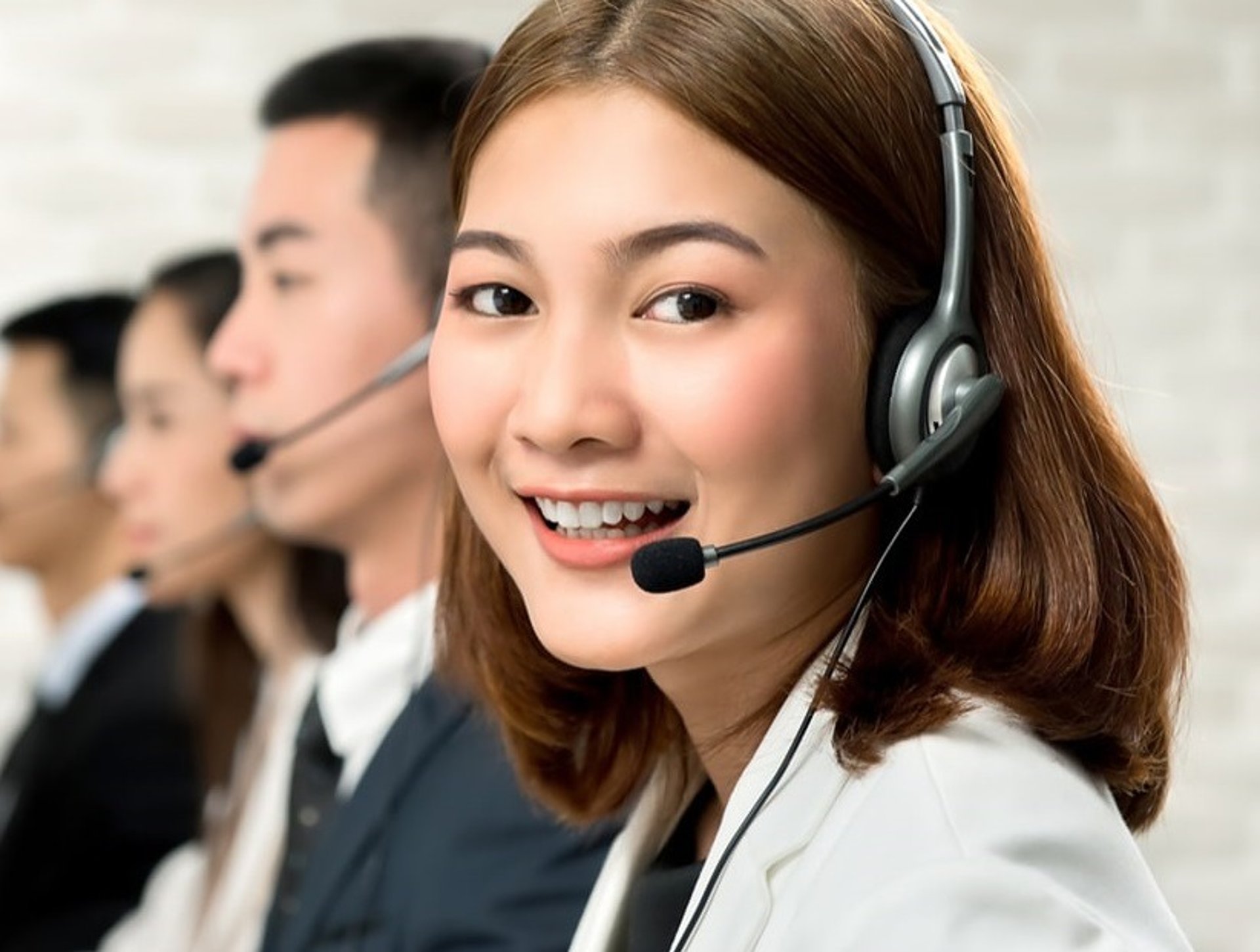 gray computer monitor