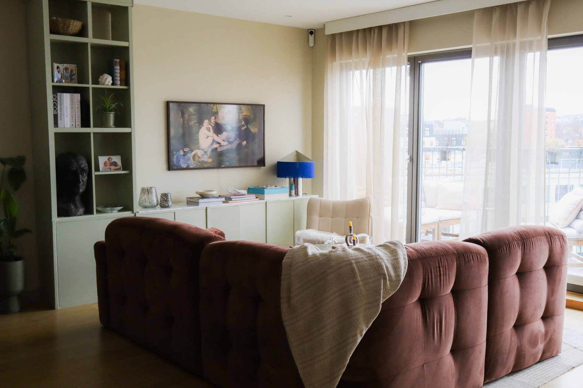 black and white bed linen