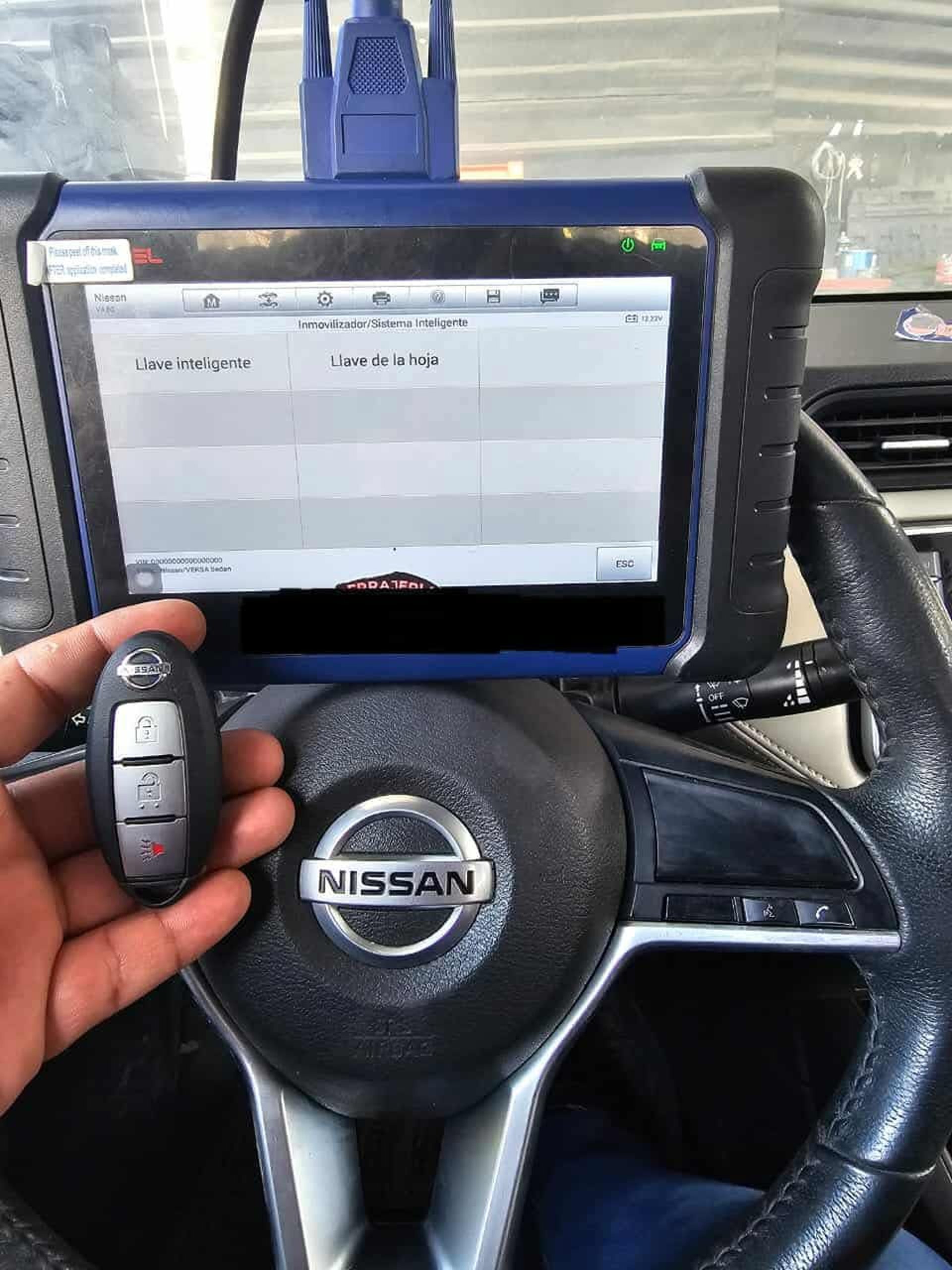 gray computer monitor