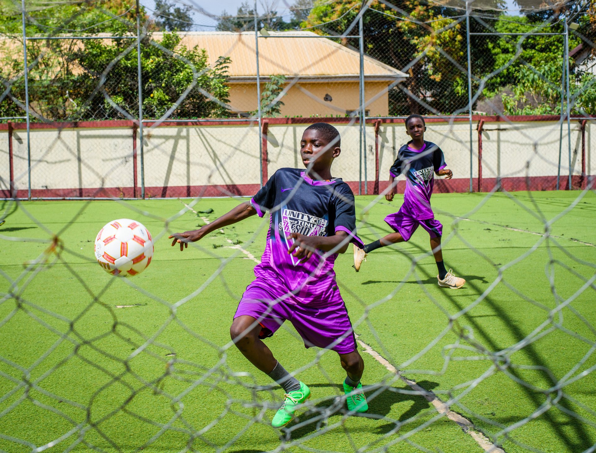 gray computer monitor