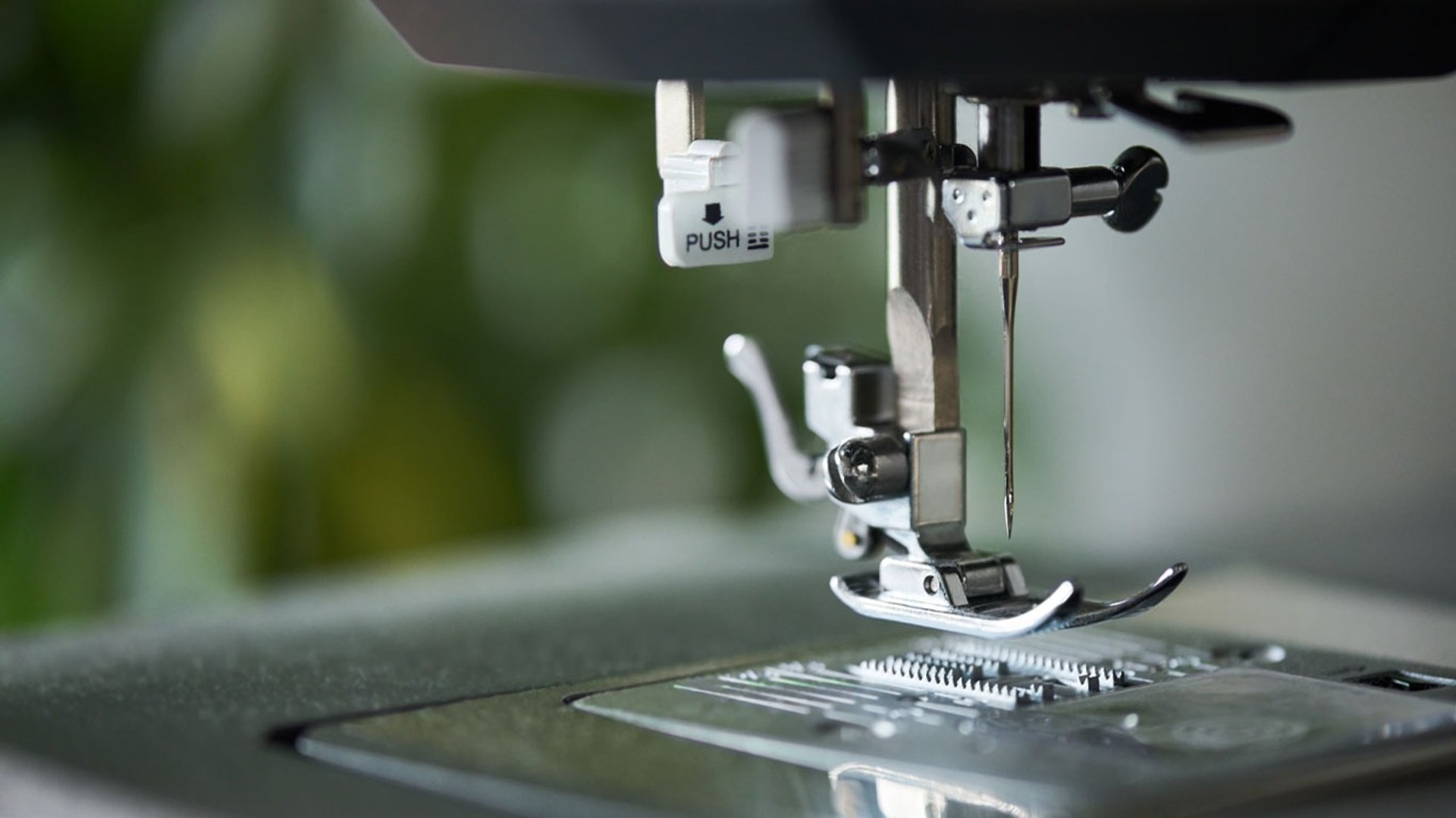 black and white bed linen